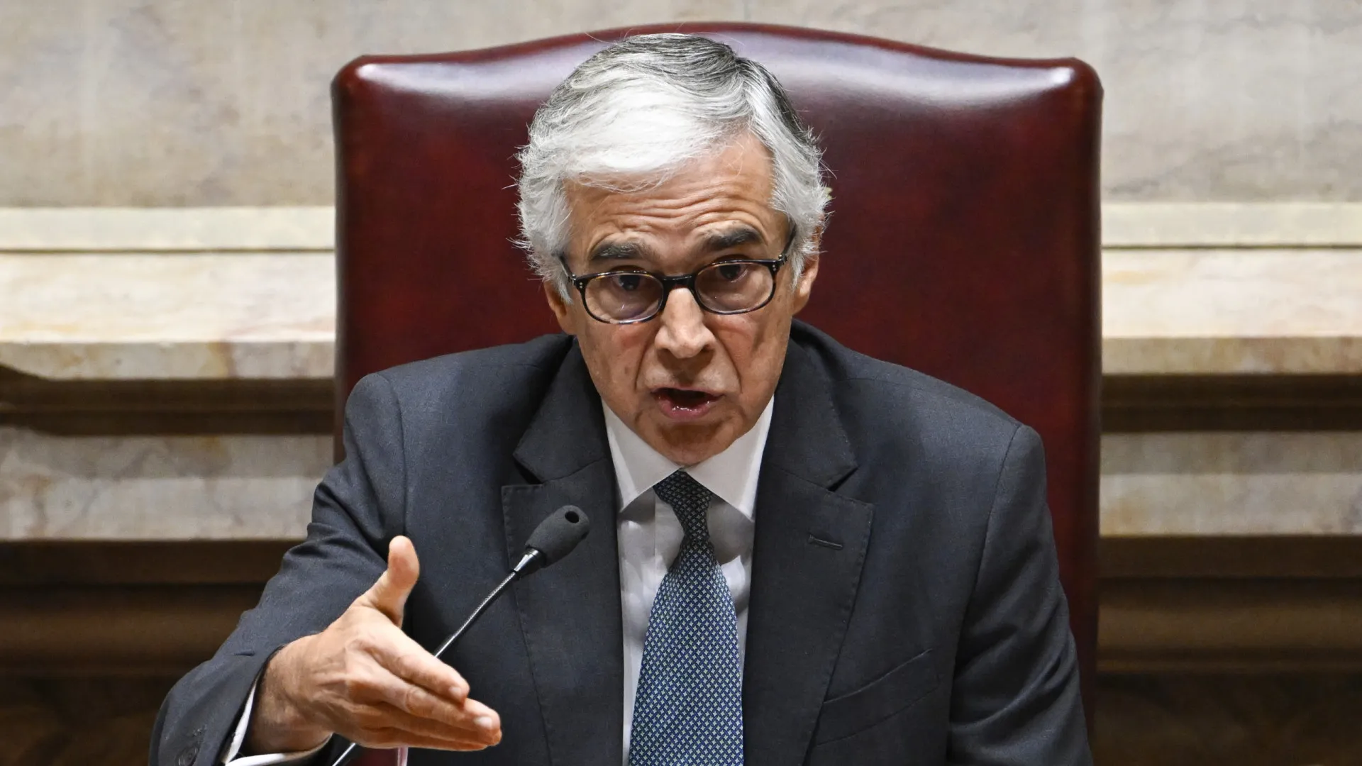 
                    Assembleia convoca líderes para fixar data do debate quinzenal
                