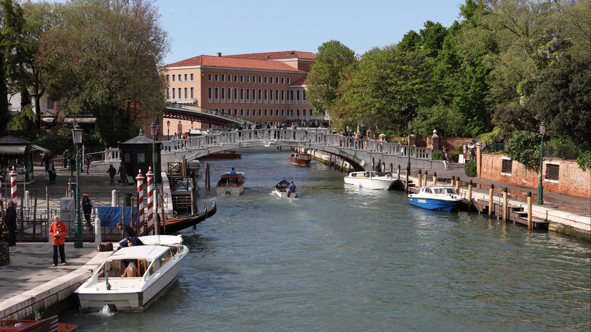 
                    Paradoxo em Itália: Discurso anti-imigração e necessidade de imigrantes
                