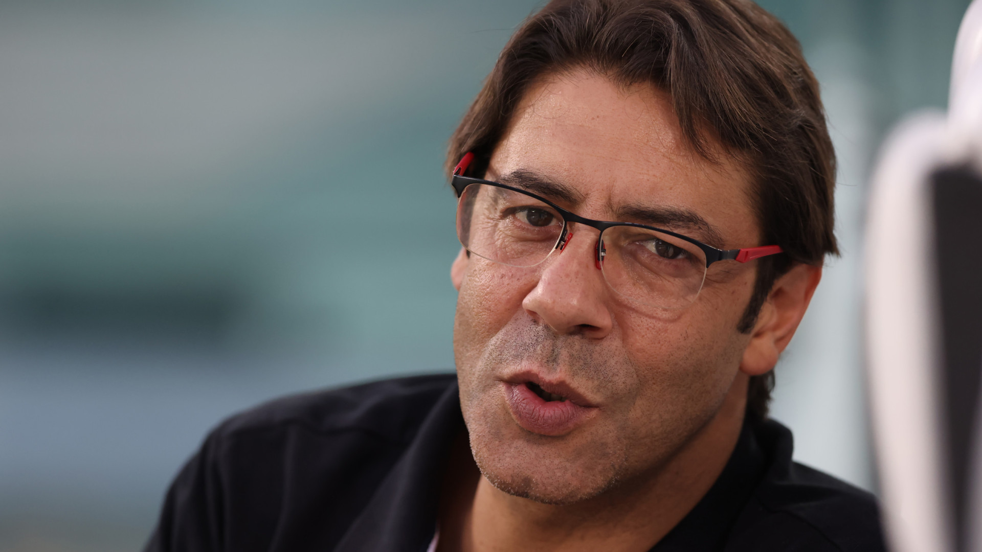 Rui Costa enfrenta críticos e não se demite. Eis a (tensa) AG do Benfica