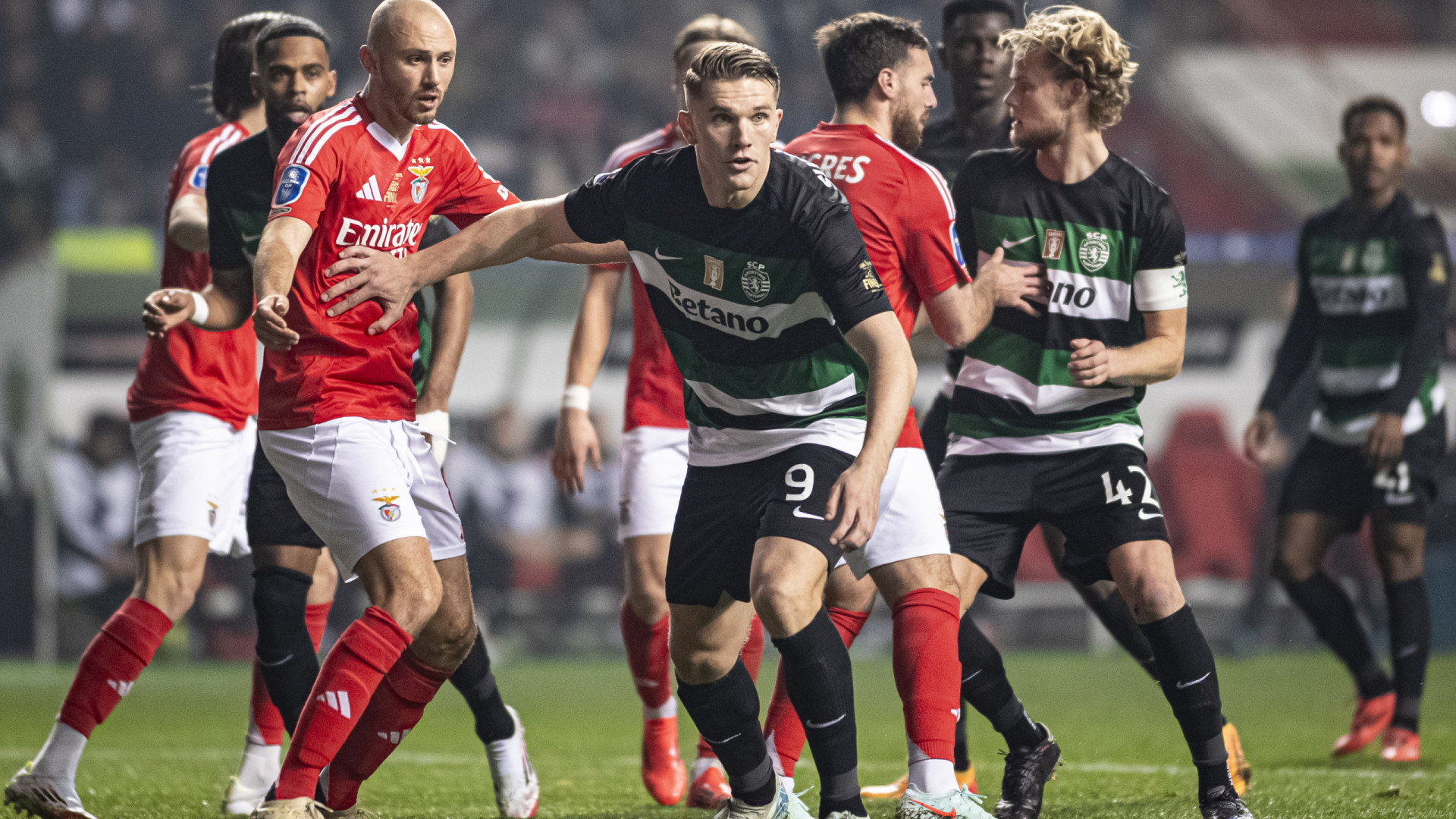 Três ‘grandes’ e uma exceção à regra. Este foi o onze do ano da I Liga