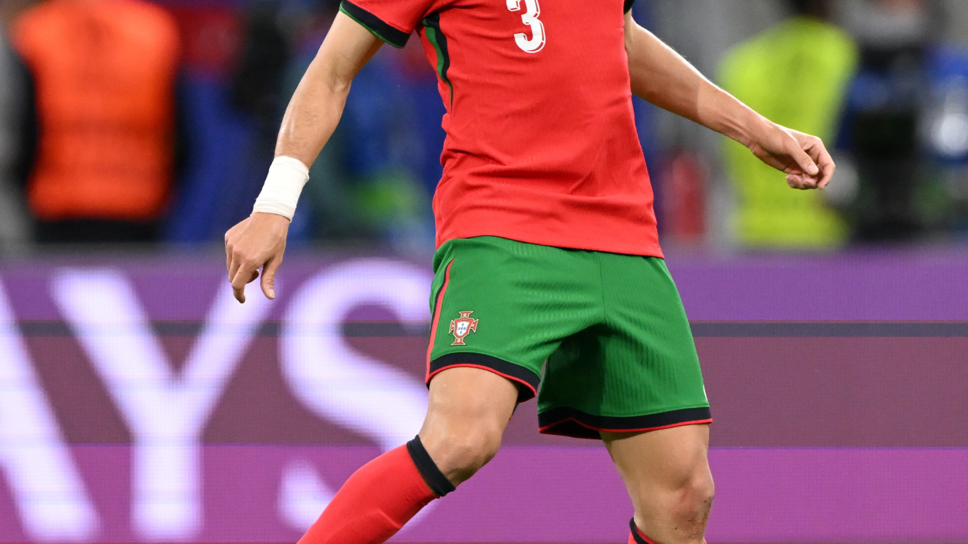 Pepe vê qualidade na Espanha, mas deseja vitória lusa na Liga das Nações