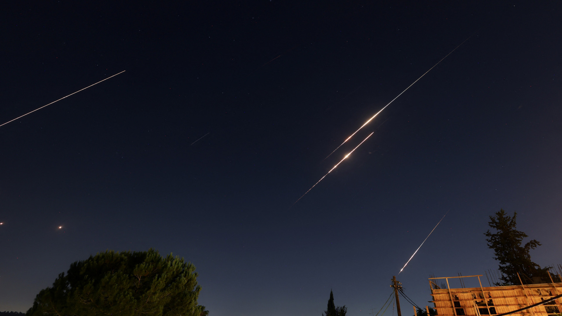 Irão lançou ataque contra “dezenas” de alvos em Israel