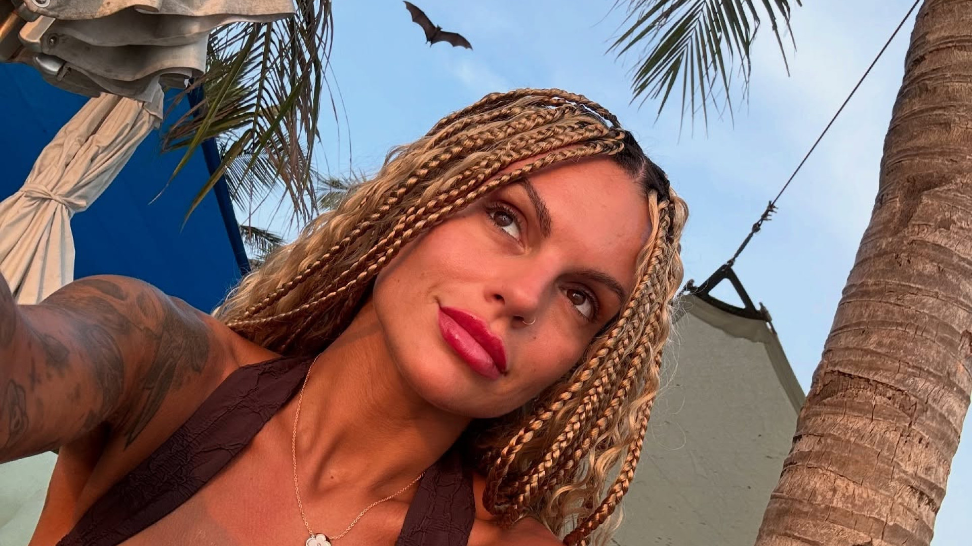 Fanny surpreende com nova tatuagem. 