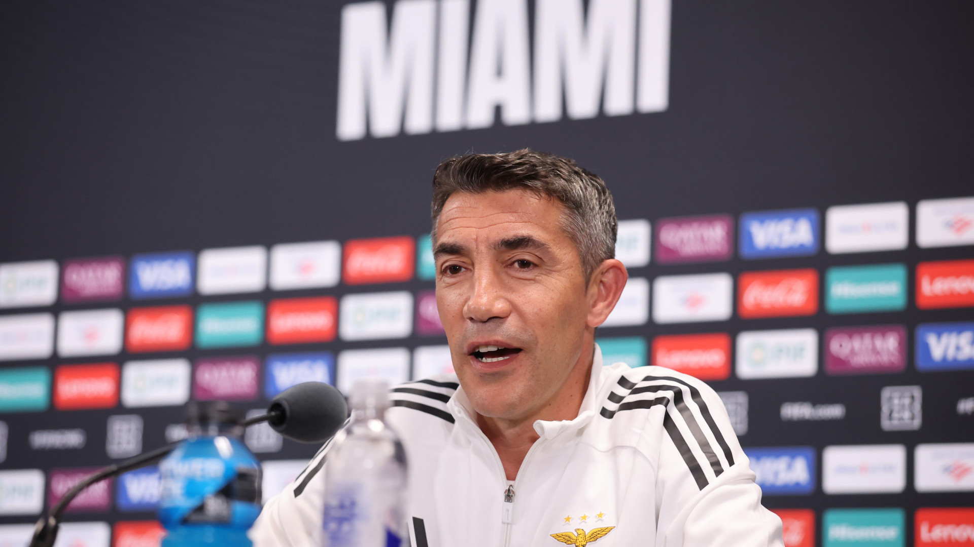 Di María titular e um plantel forte em 2025/26. Tudo o que disse Lage
