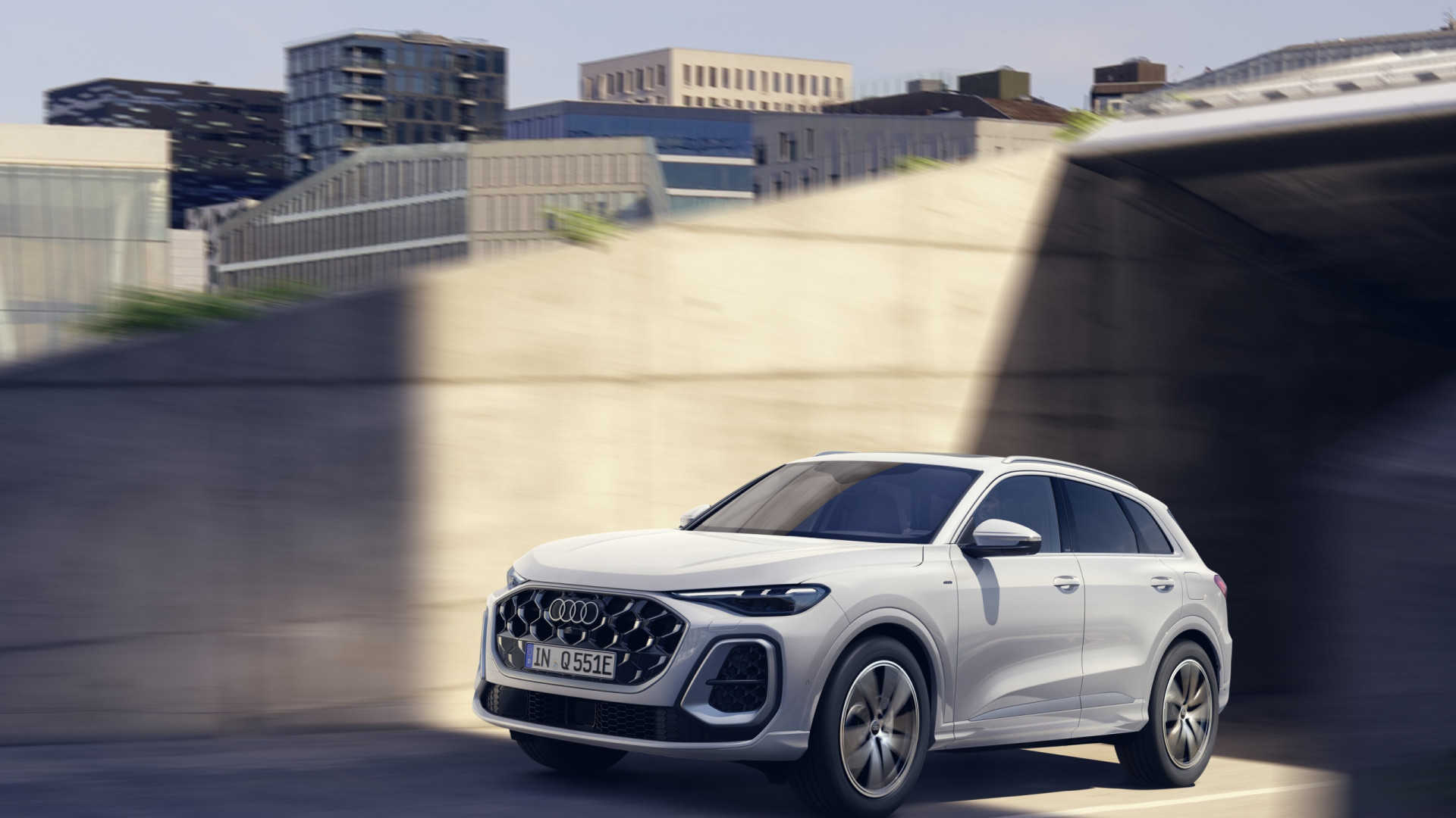 Audi Q5 é agora também híbrido plug-in