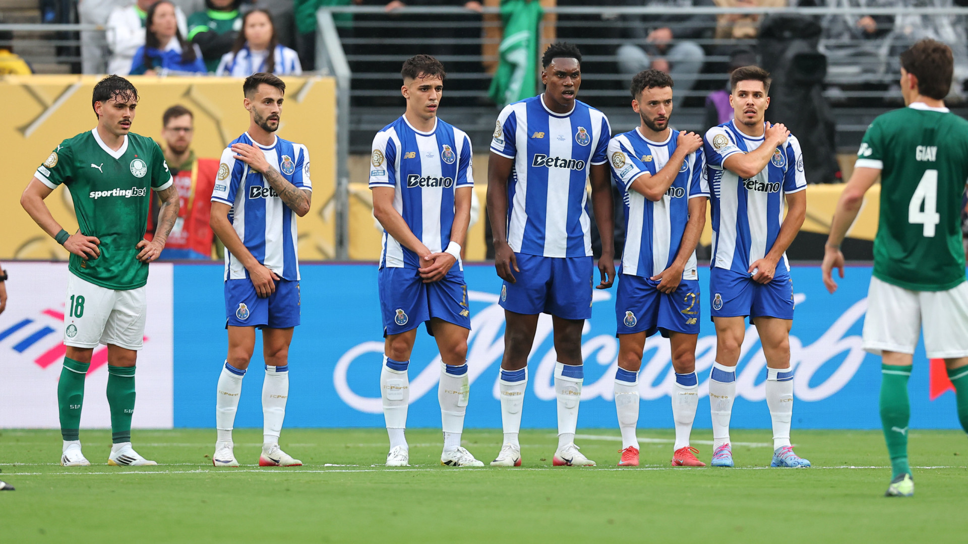 Sem golos e com um ponto. Afinal, quem é o líder do grupo do FC Porto?