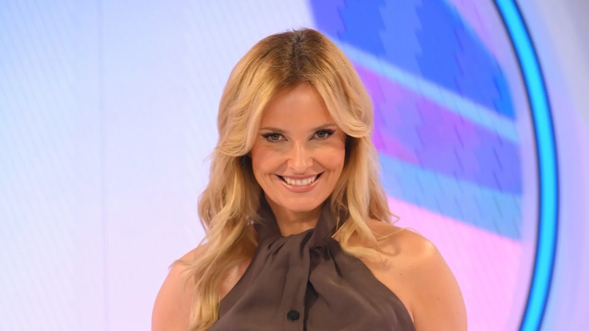 
                    Cristina Ferreira explica razão para estar ausente do 'Dois às 10'
                