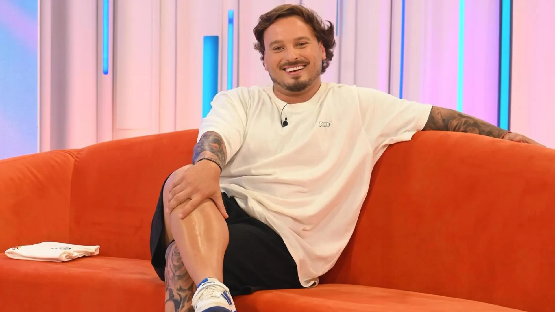 
                    Alerta fofura máxima! Miguel Vicente mostra-se no banho com o filho bebé
                