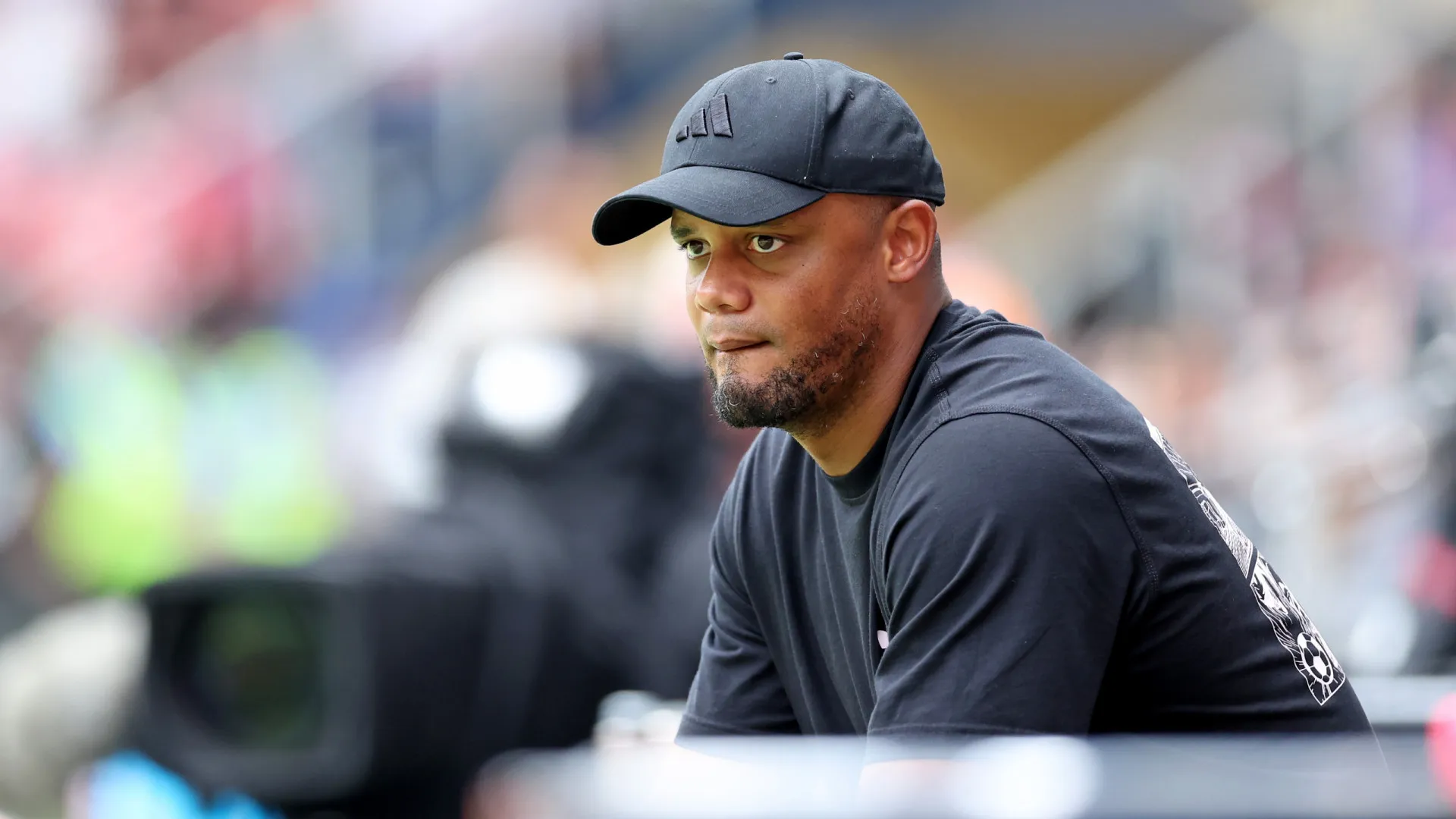 
                    Oficial: Vincent Kompany prolonga contrato com o Bayern Munique
                