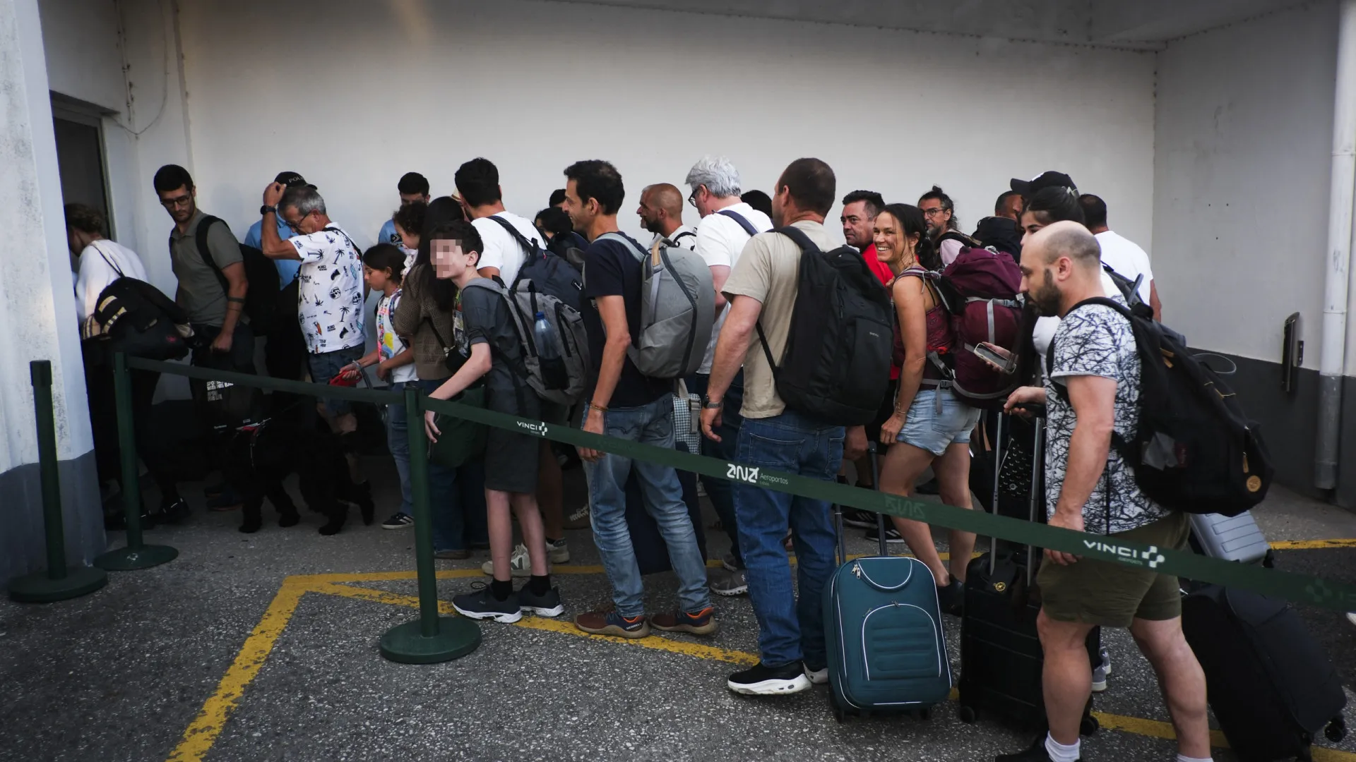 Bruxelas repatria diretamente 356 cidadãos num total de 4.100 em toda a UE