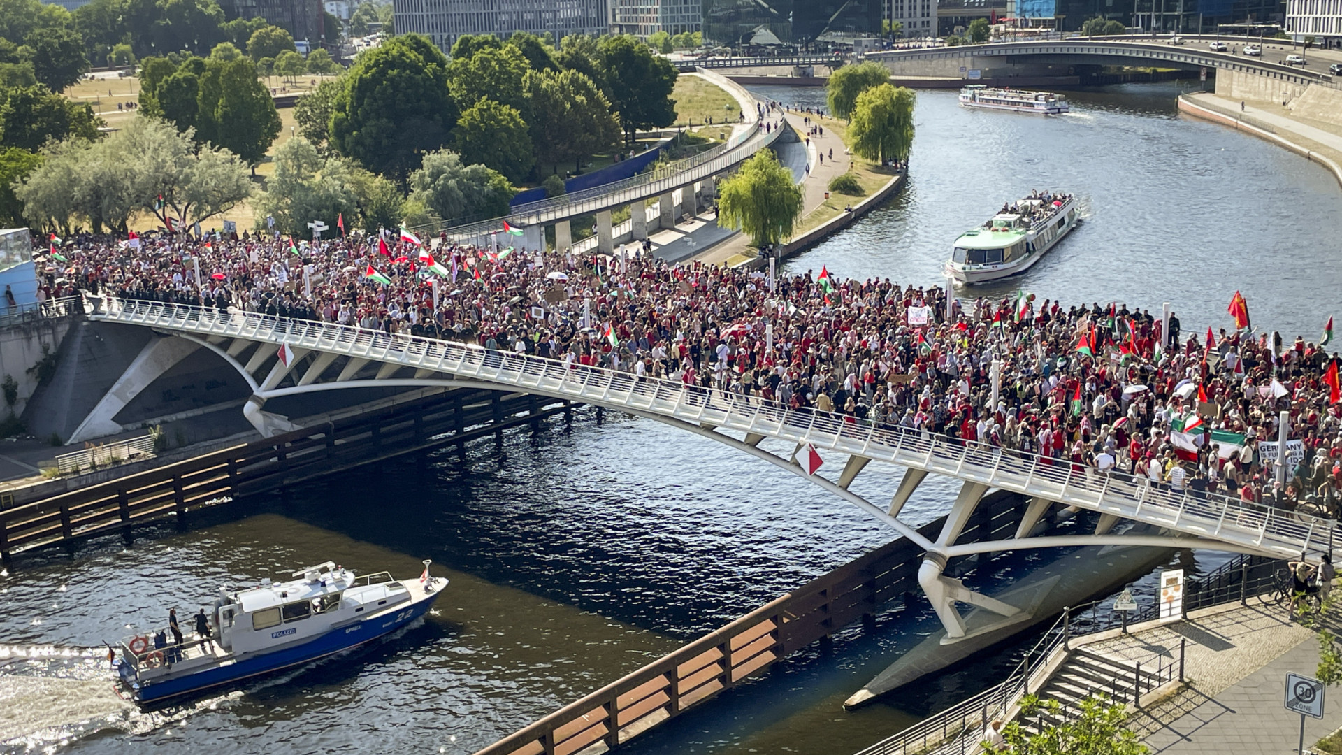 Dez mil pessoas manifestaram-se em Berlim para apoiar Gaza