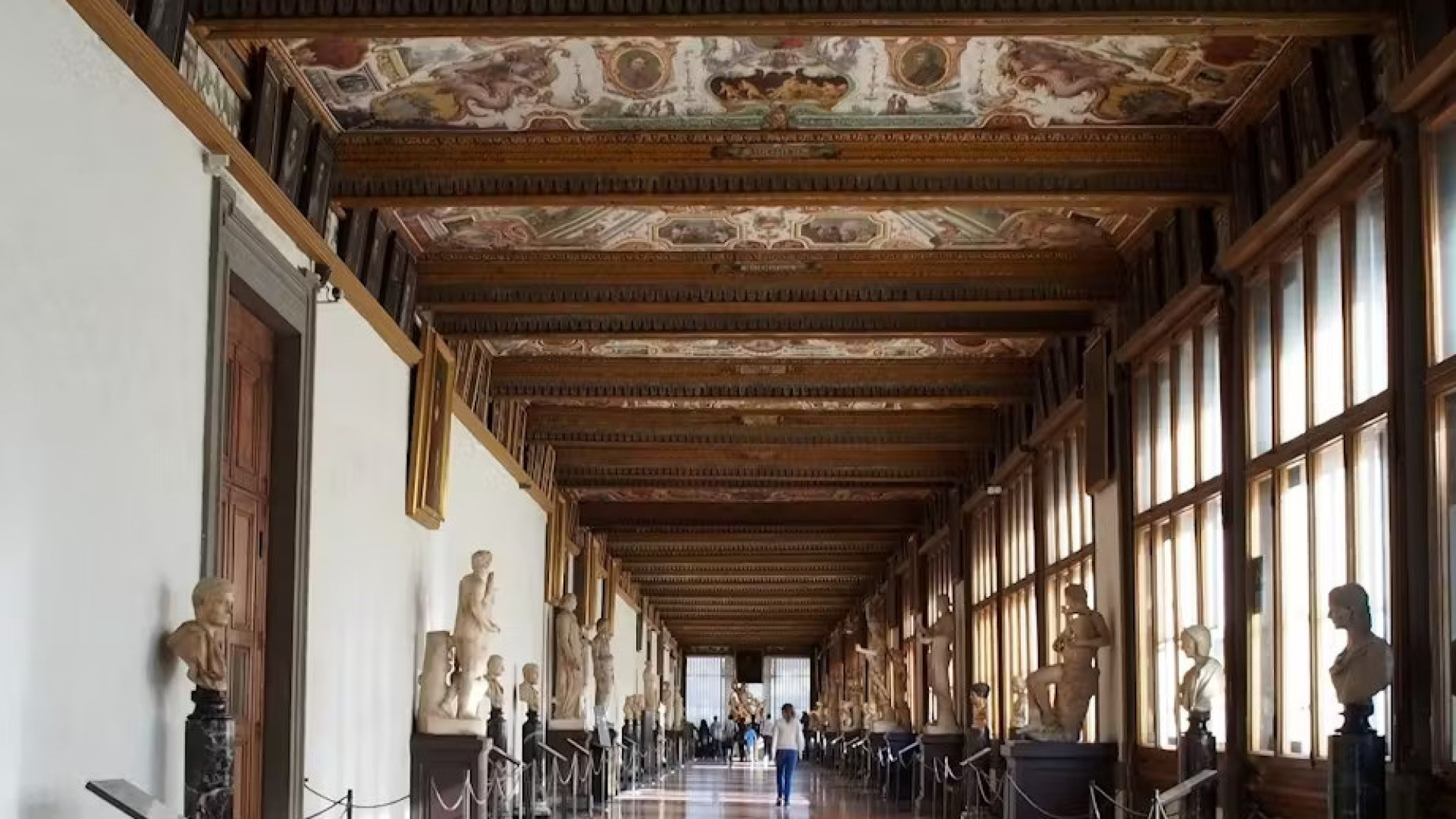 Turista rasgou quadro das Galerias Uffizi ao tentar tirar 'selfie'