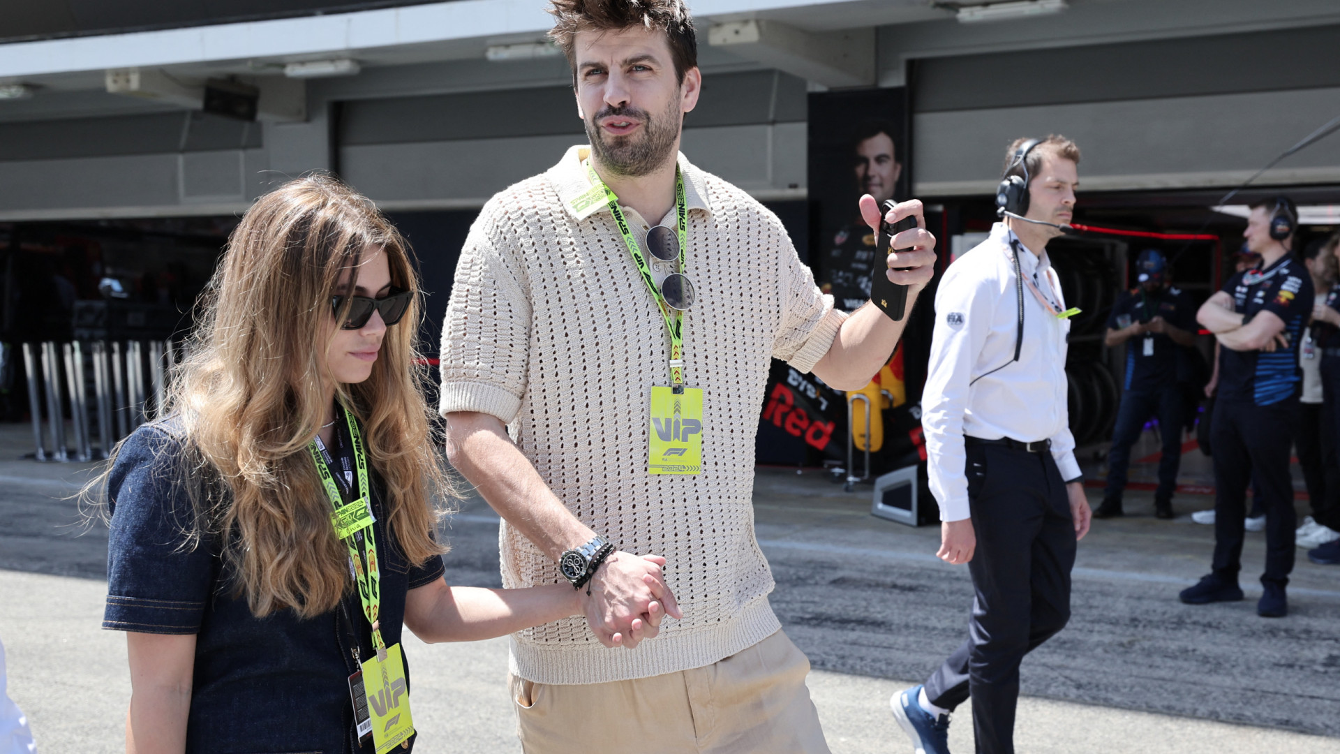 Piqué feliz com Clara Chía... mas é Shakira quem 