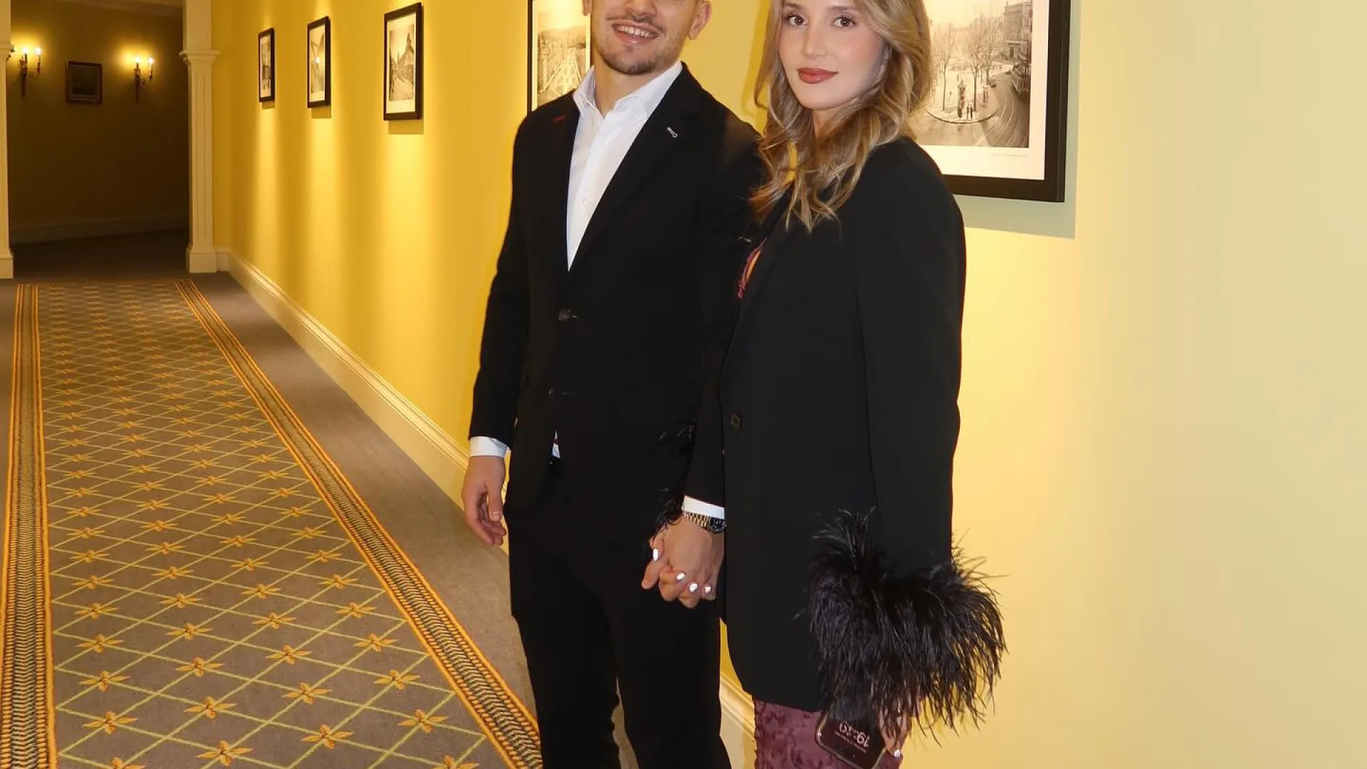 
                    Pedro Gonçalves, do Sporting, e Bruna Rafaela procuram ama para as filhas
                