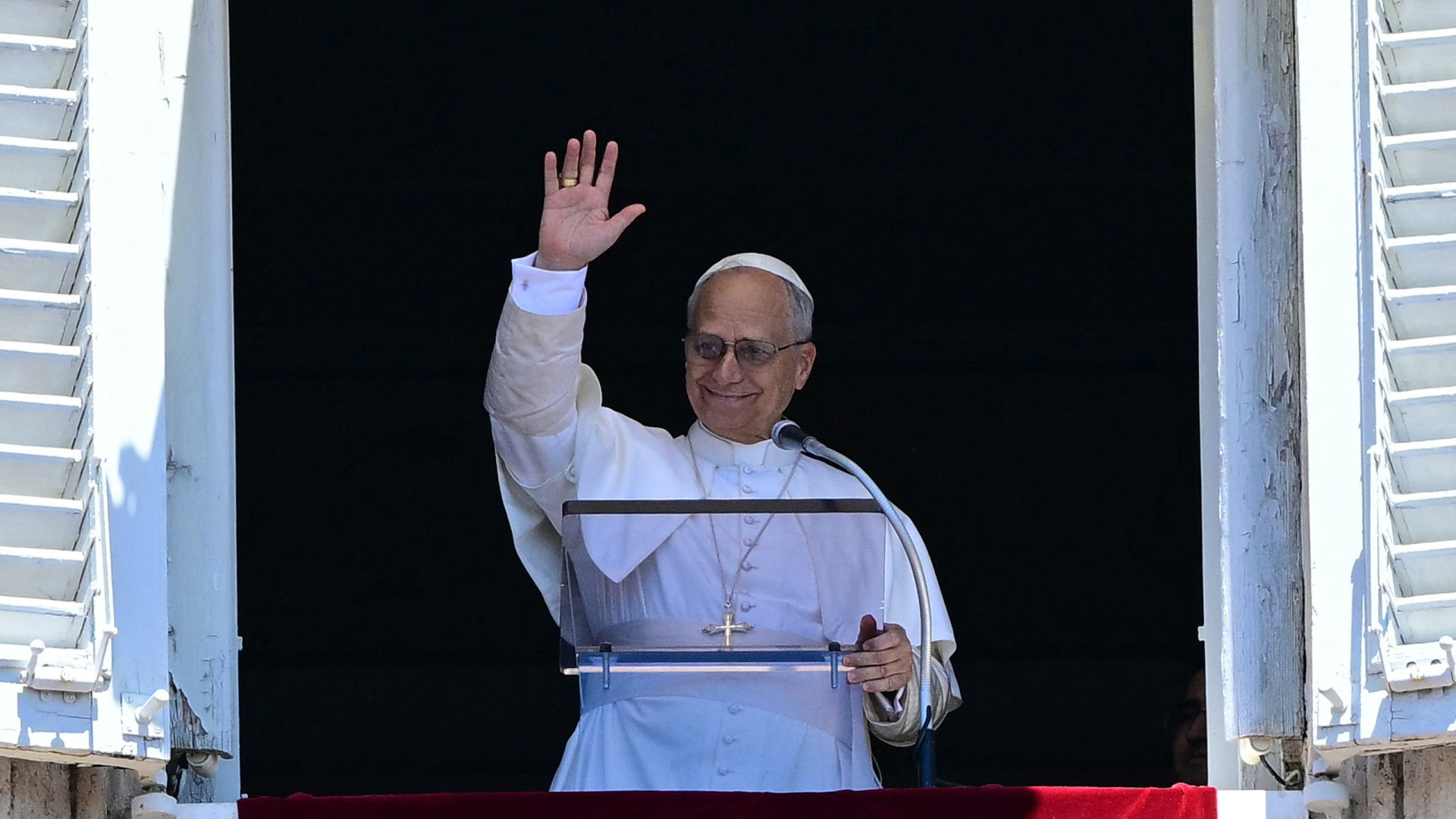 “Continuemos a rezar para que armas se calem em todo o lado”, pede Papa