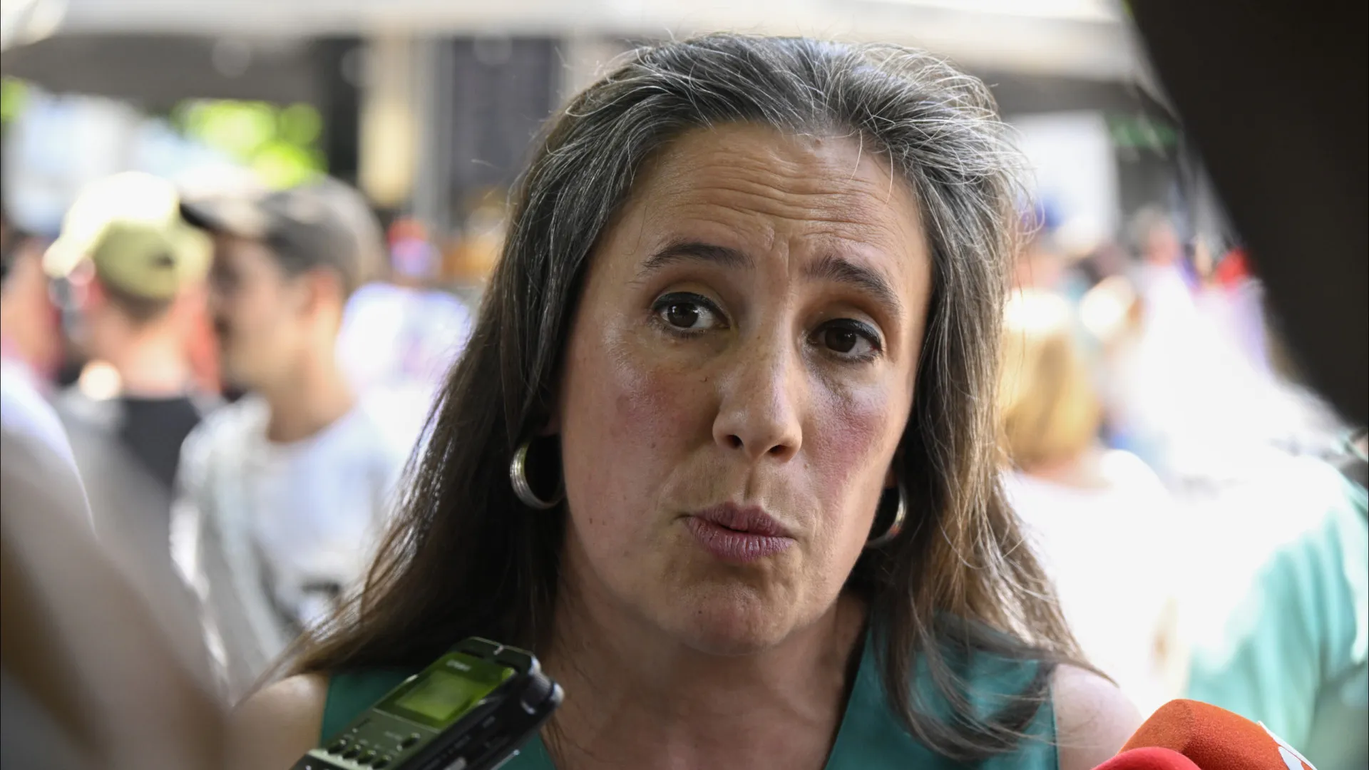 
                    Livre quer testar rendimento básico de coesão e salário mínimo de 970€
                