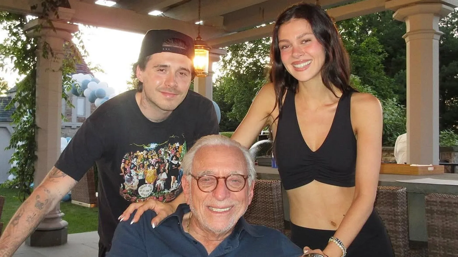 
                    Pai de Nicola Peltz quebra silêncio sobre guerra entre família Beckham
                