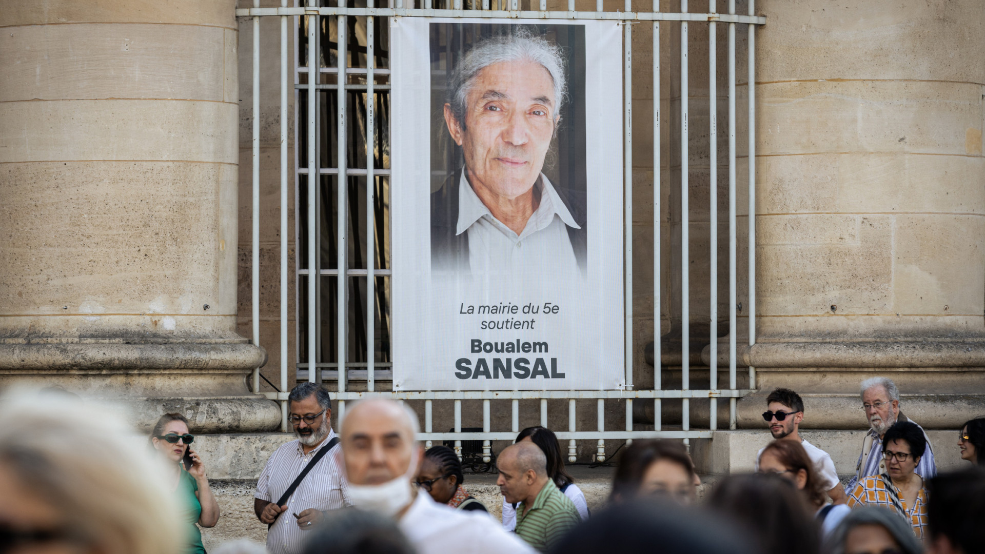 Tribunal de Argel confirma pena de 5 anos para o escritor Boualem Sansal
