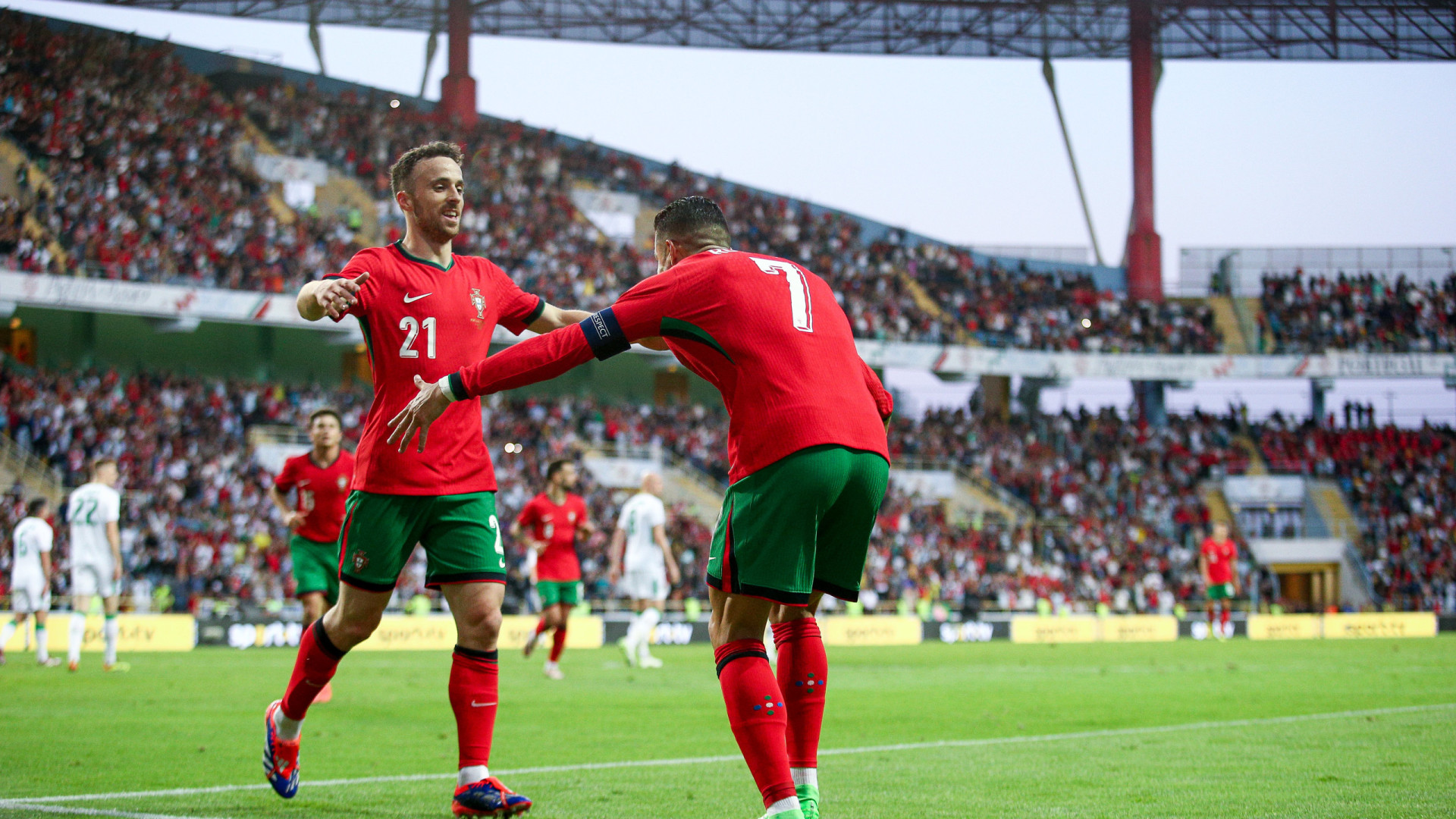 Multiplicam-se reações dos jogadores de Portugal à morte de Diogo Jota 