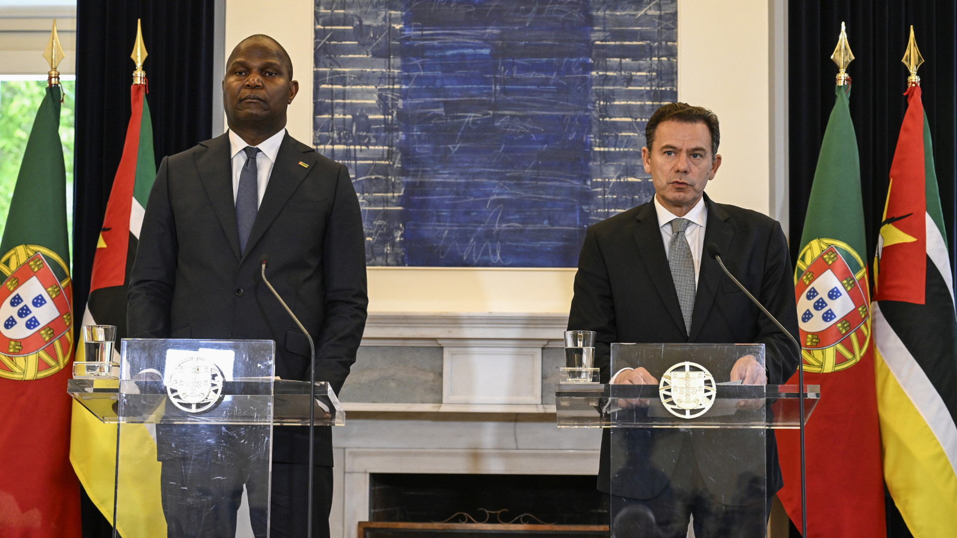 Montenegro anuncia cimeira luso-moçambicana em dezembro em Portugal