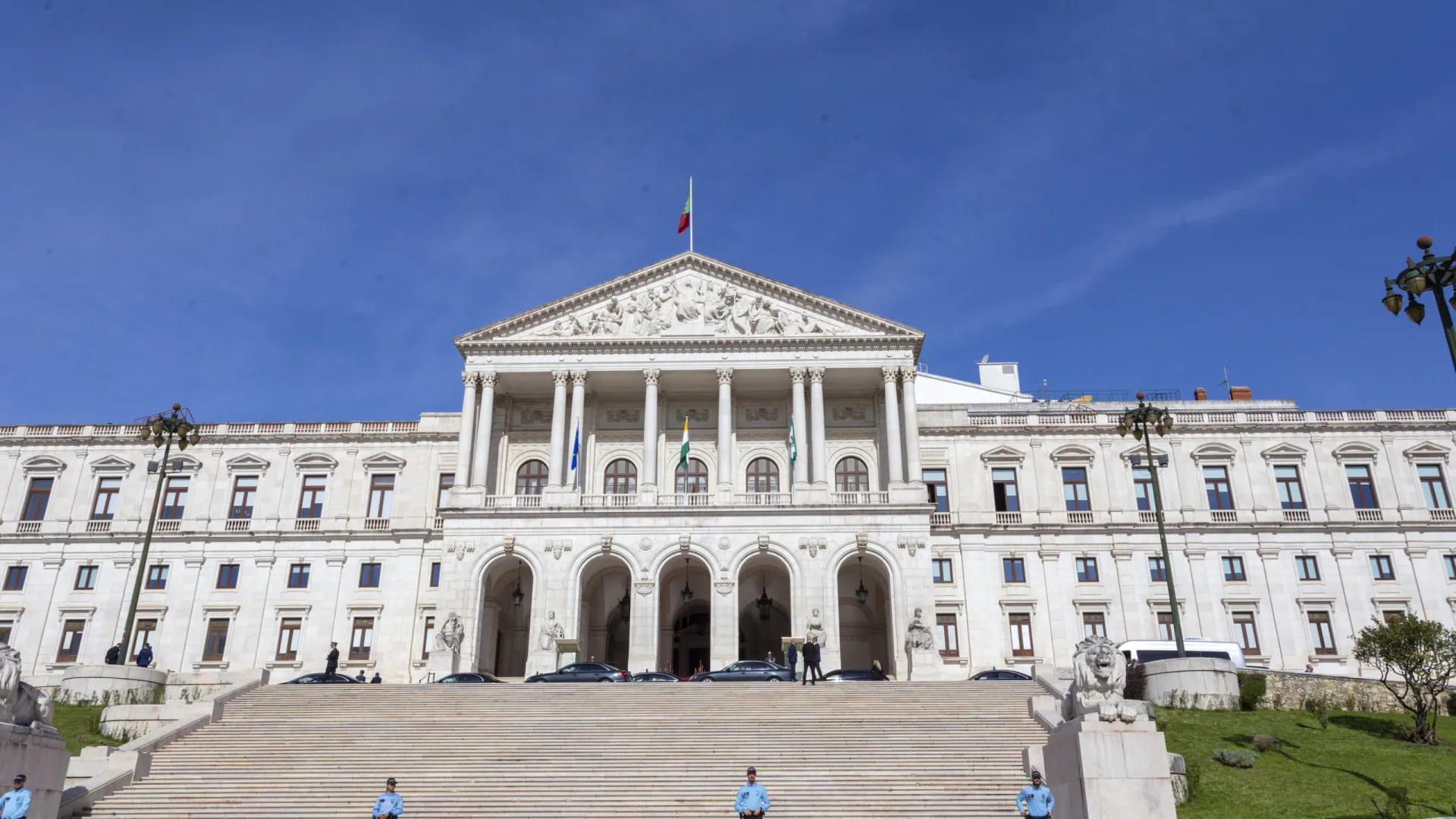 
                    AR recomenda que Governo condene ameaças de Trump à Gronelândia
                