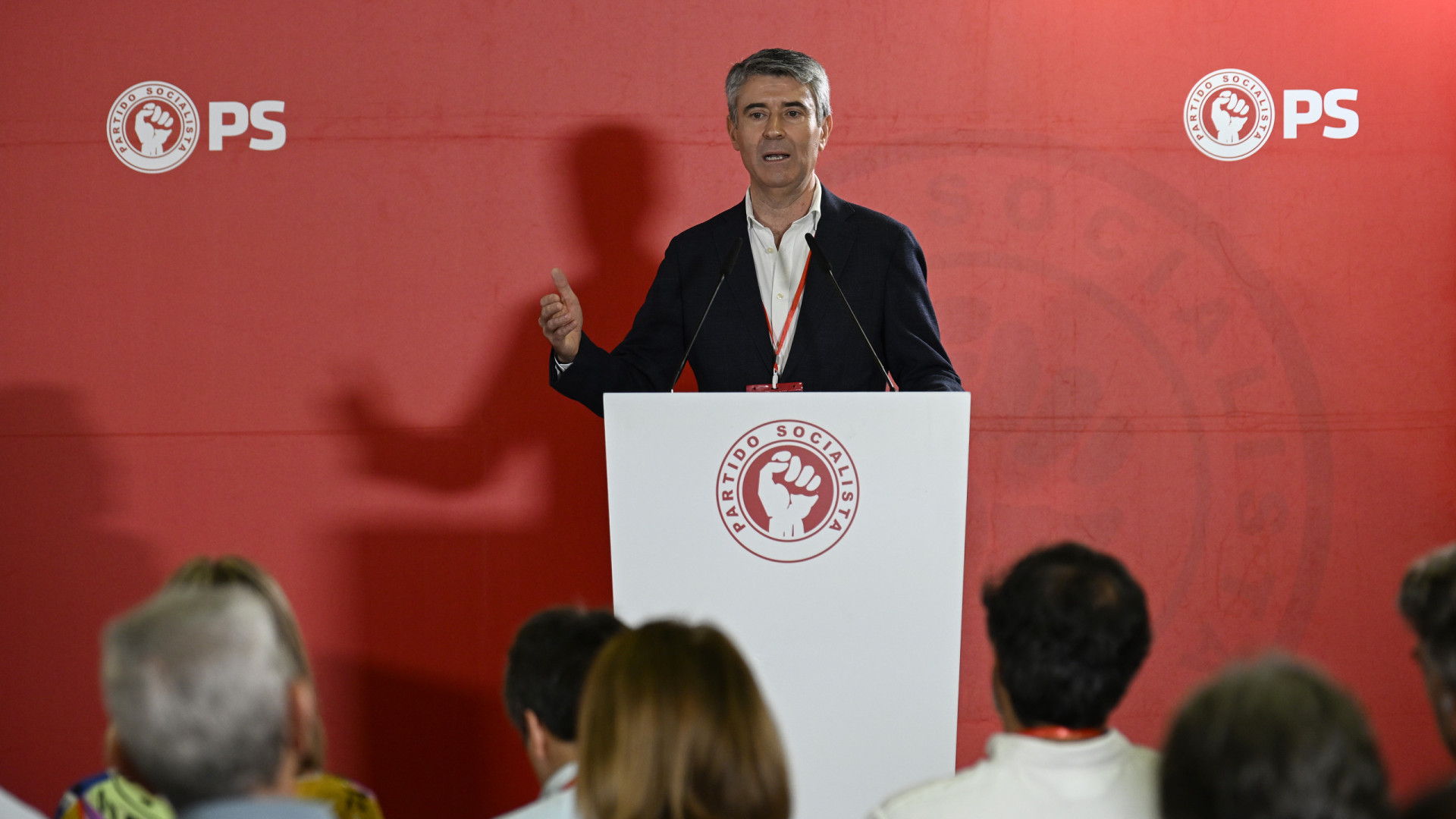 Carneiro promete que vias de ligação a Resende, em Viseu, serão realidade