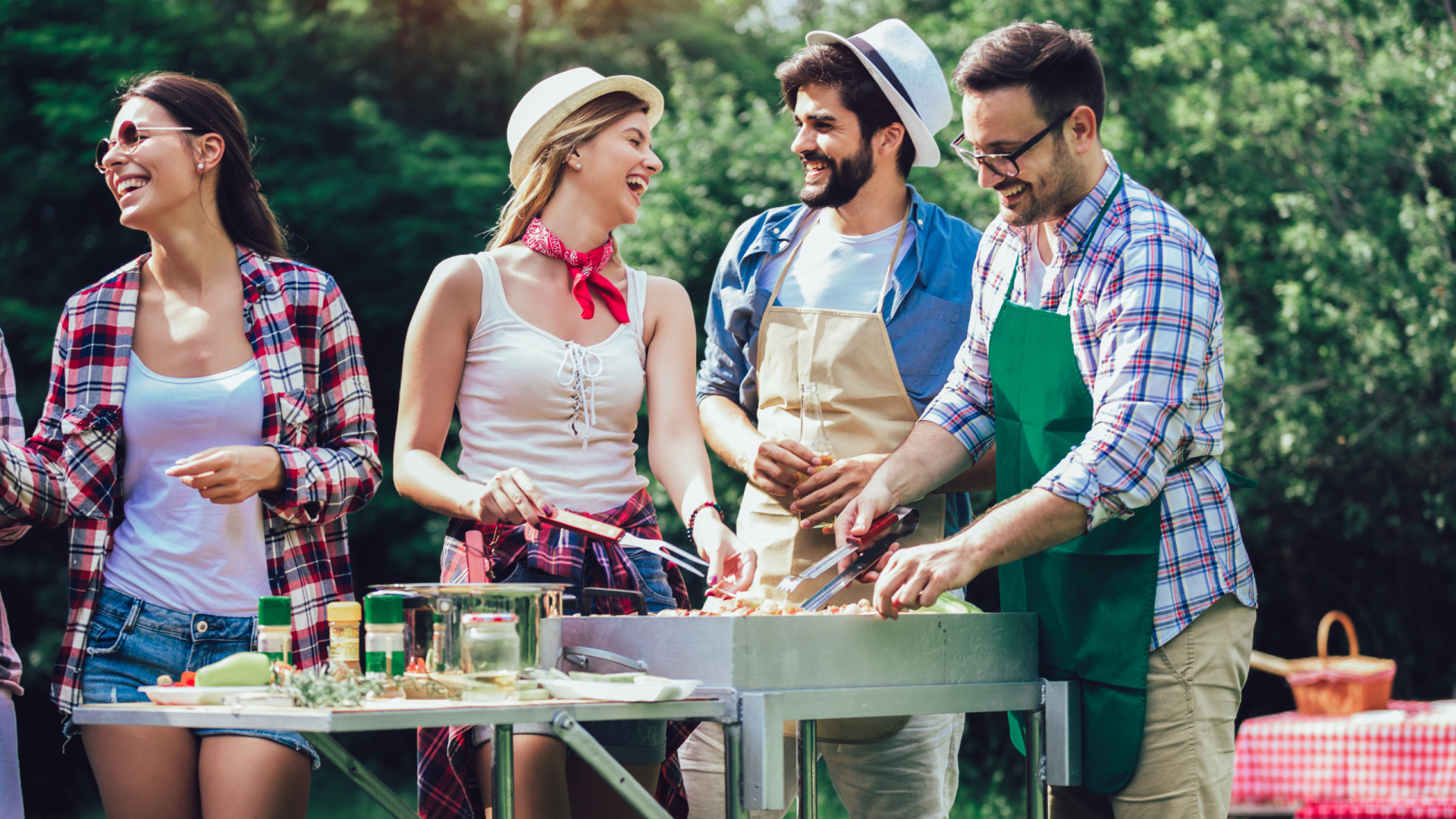 Seis formas de evitar intoxicações alimentares nos eventos de verão