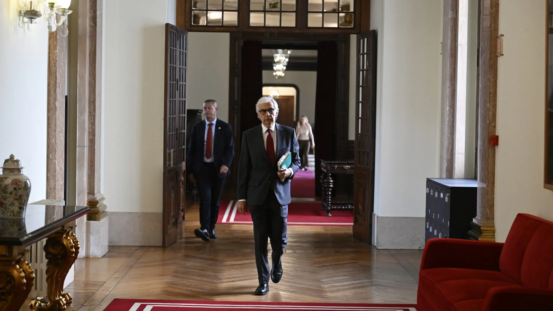 
                    Aguiar-Branco diz que é preciso passar à prática na prevenção dos fogos
                