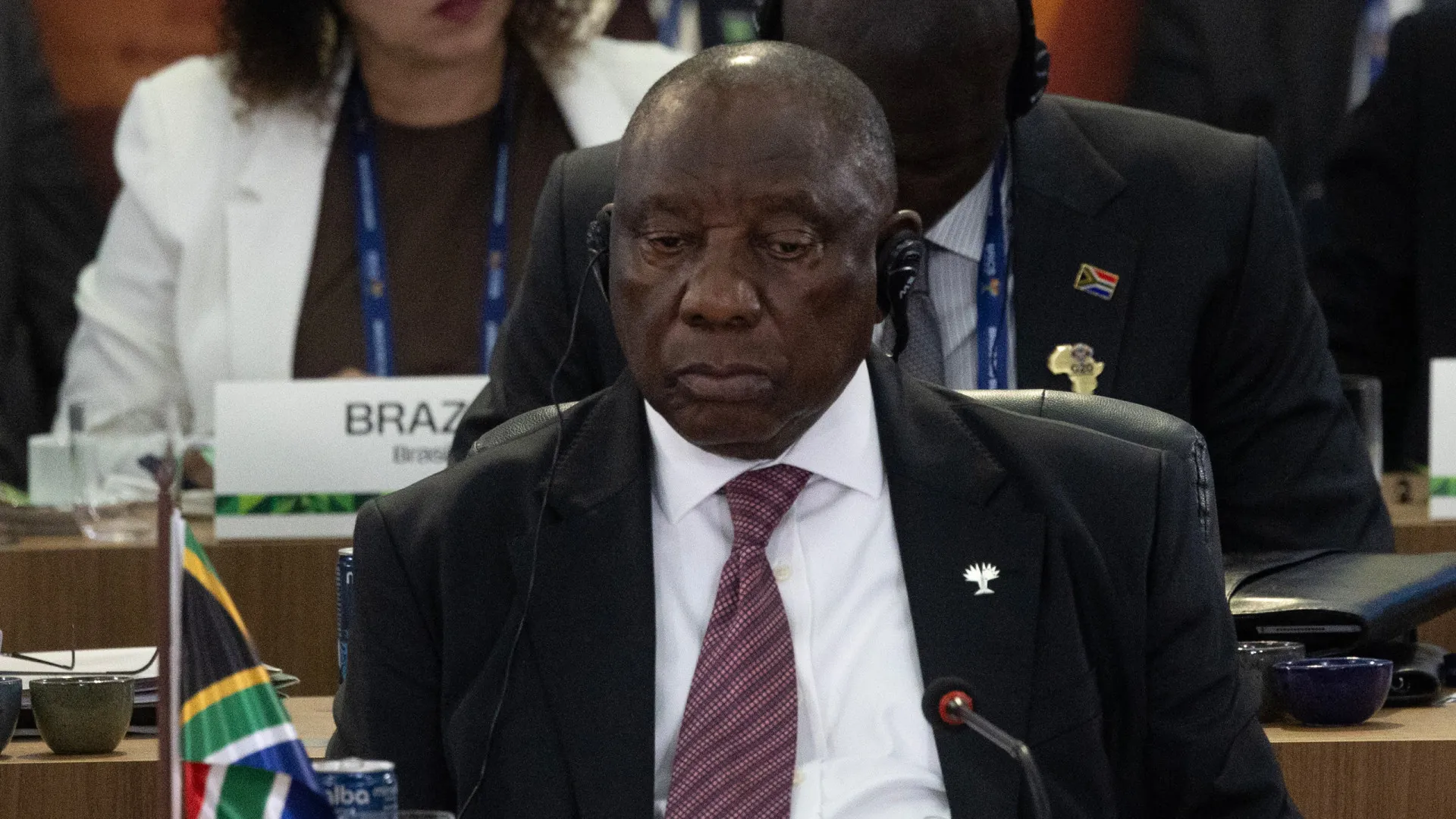 
                    Ramaphosa denuncia desinformação que influencia ataques dos EUA
                