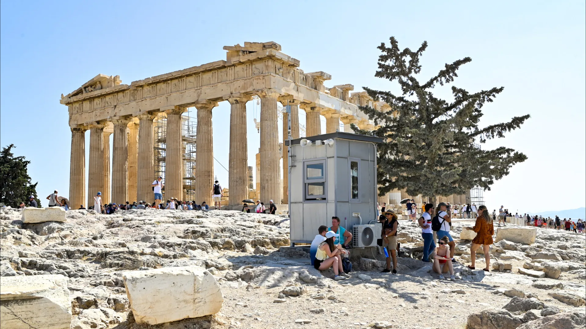 
                    Terremoto de magnitude 5,4 sentido em Atenas atinge ilha grega de Eubeia
                
