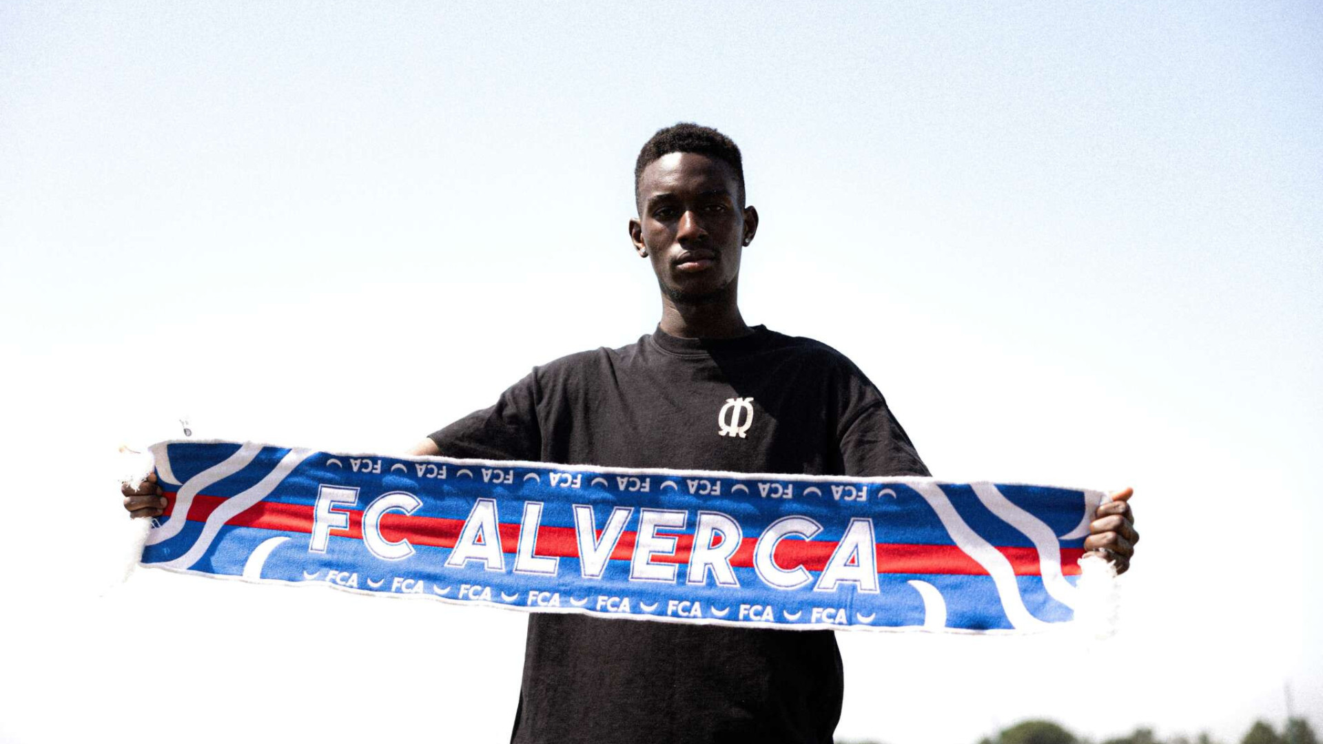 Oficial: Médio costa-marfinense Davy Gui assina pelo Alverca