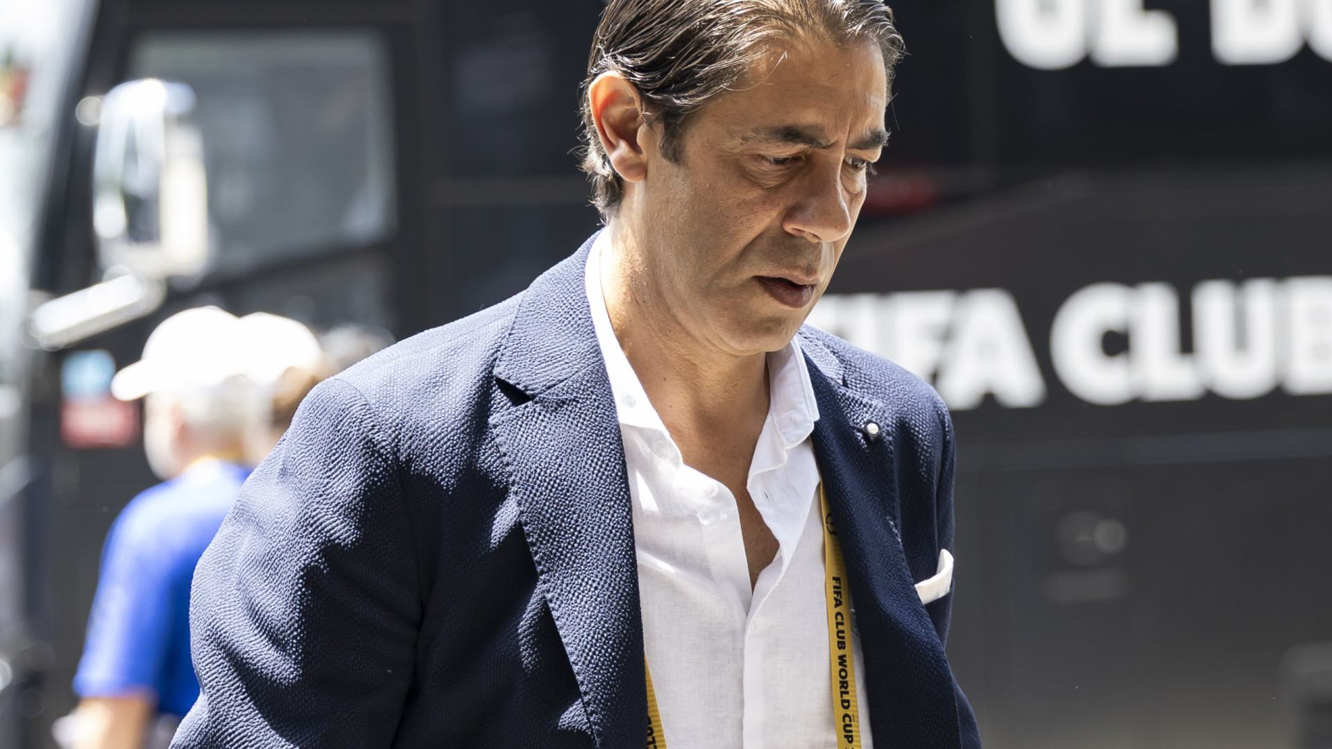 Mercado ao rubro no Benfica. Entradas, saídas e mexidas na estrutura
