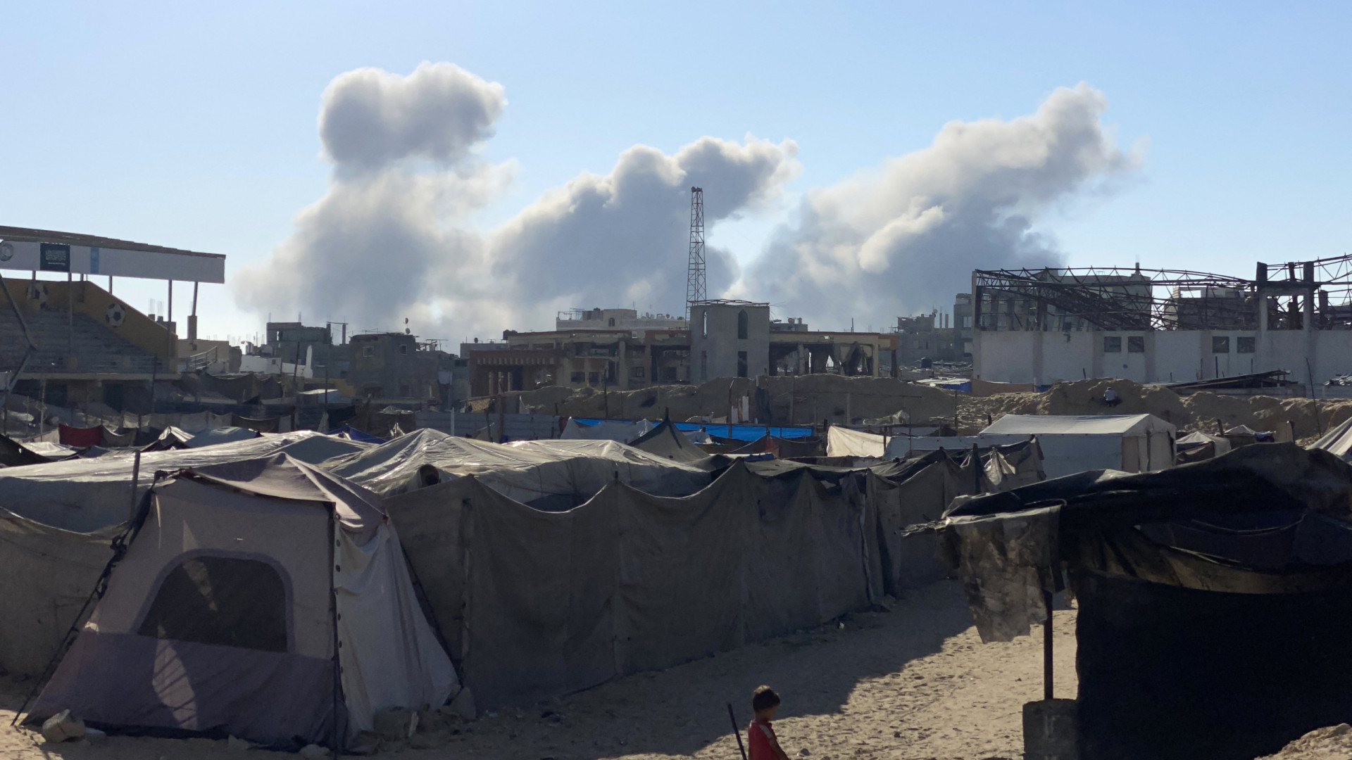 Ataques aéreos israelitas causam 20 mortos na Faixa de Gaza