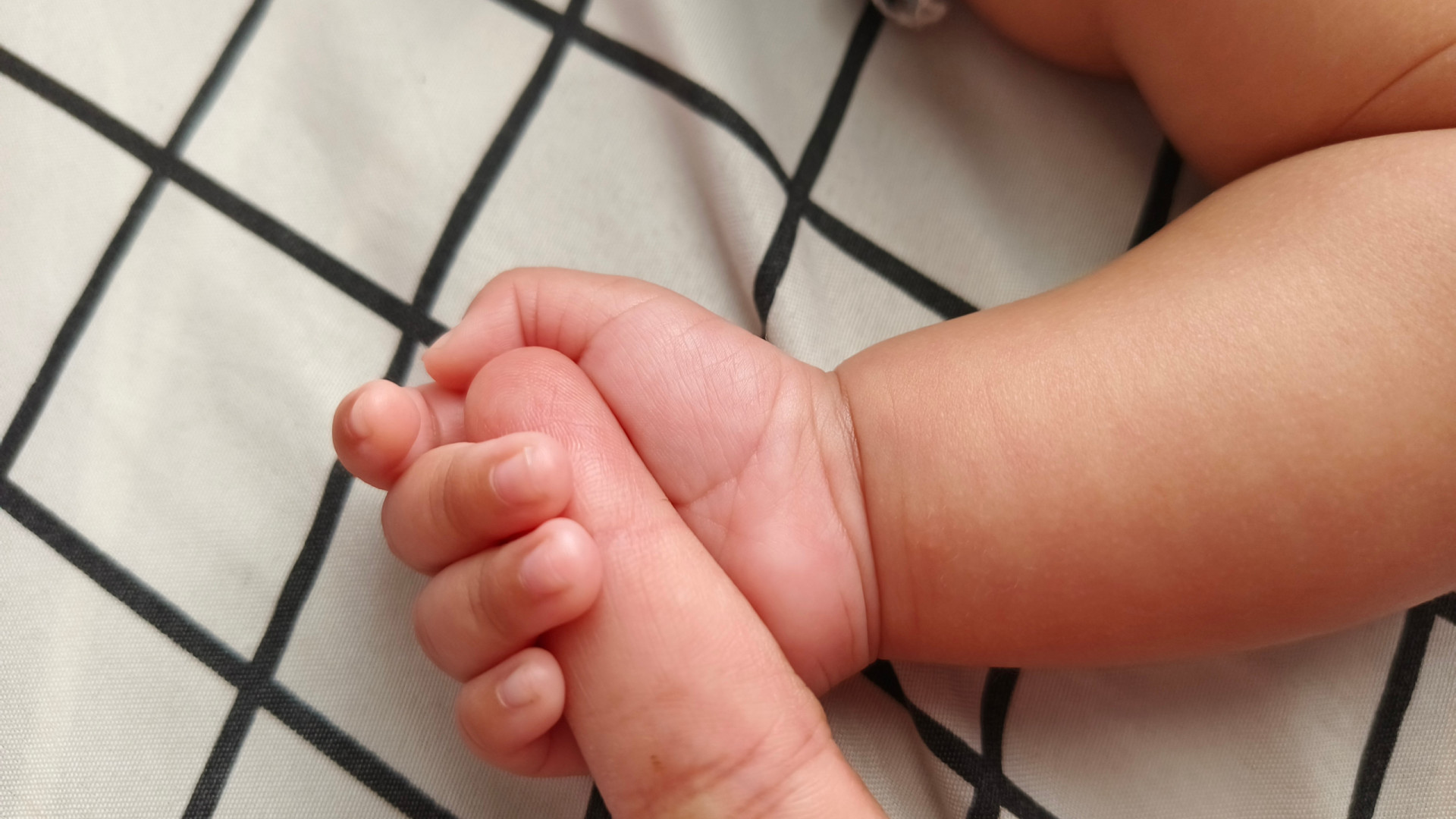 Filho até seis anos? Saiba se pode pedir o Subsídio Parental Alargado