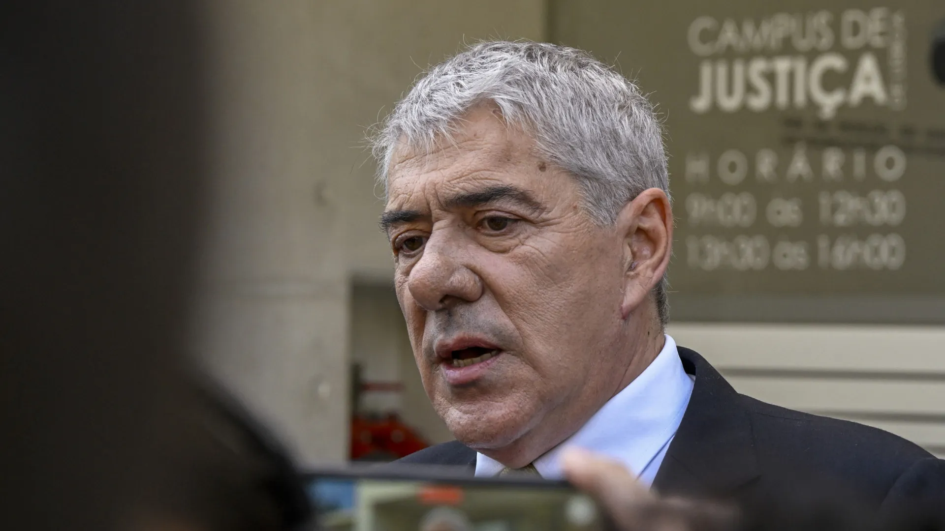 
                    Advogado oficioso vai 