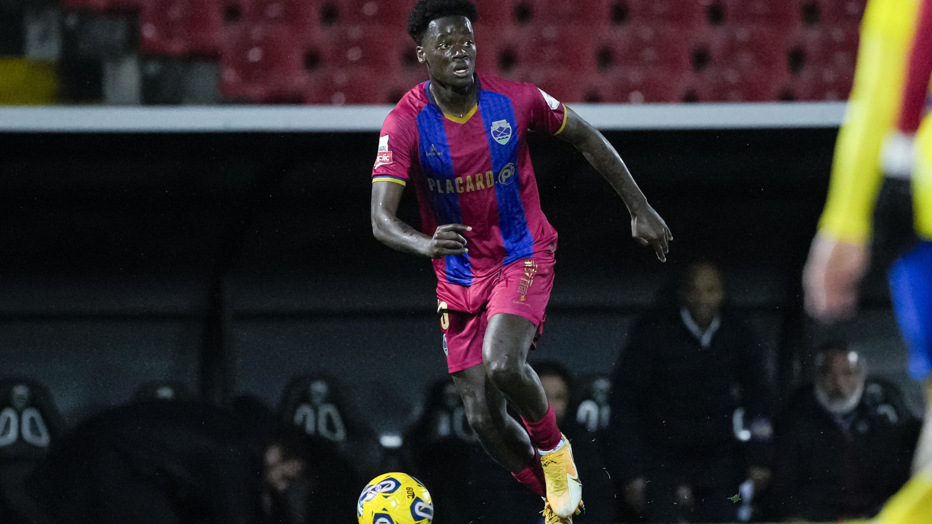 Oficial: Desp. Chaves rescinde contrato com avançado Leandro Sanca
