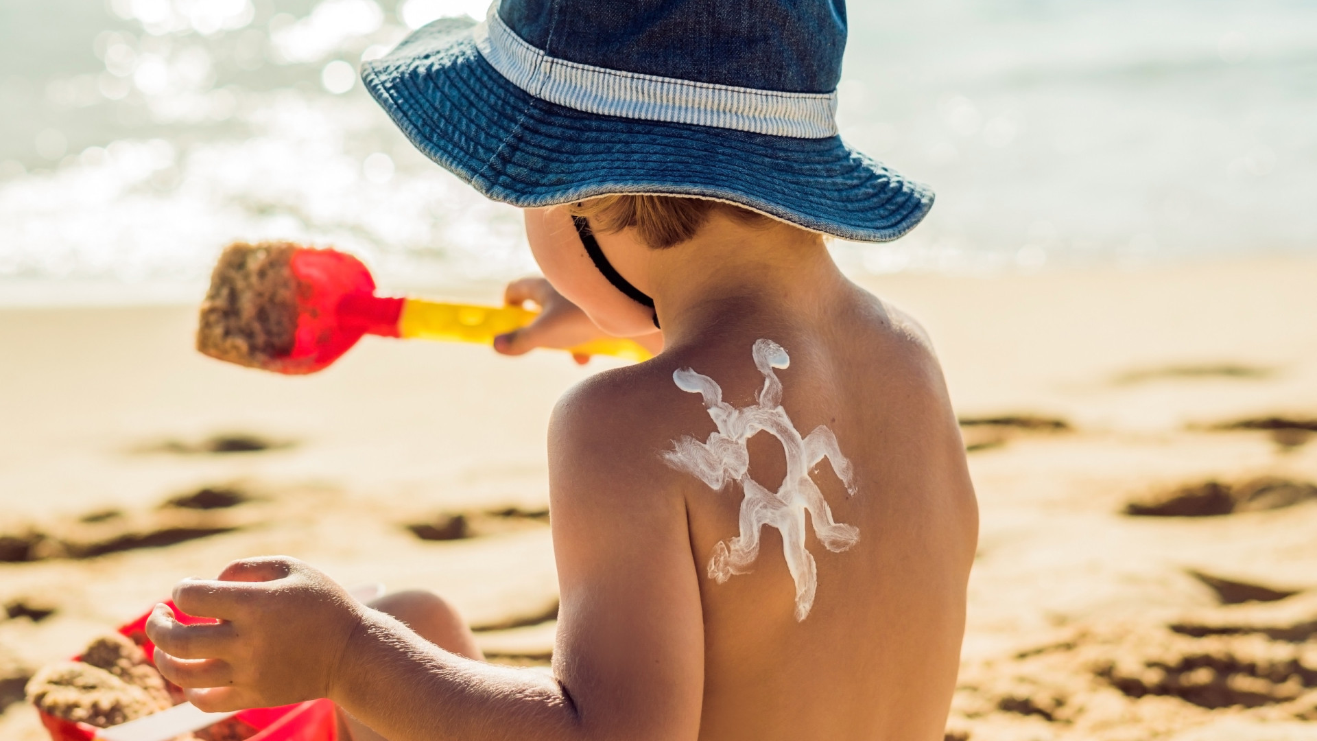 Férias com os miúdos? Deixamos-lhe 16 sugestões de protetores solares