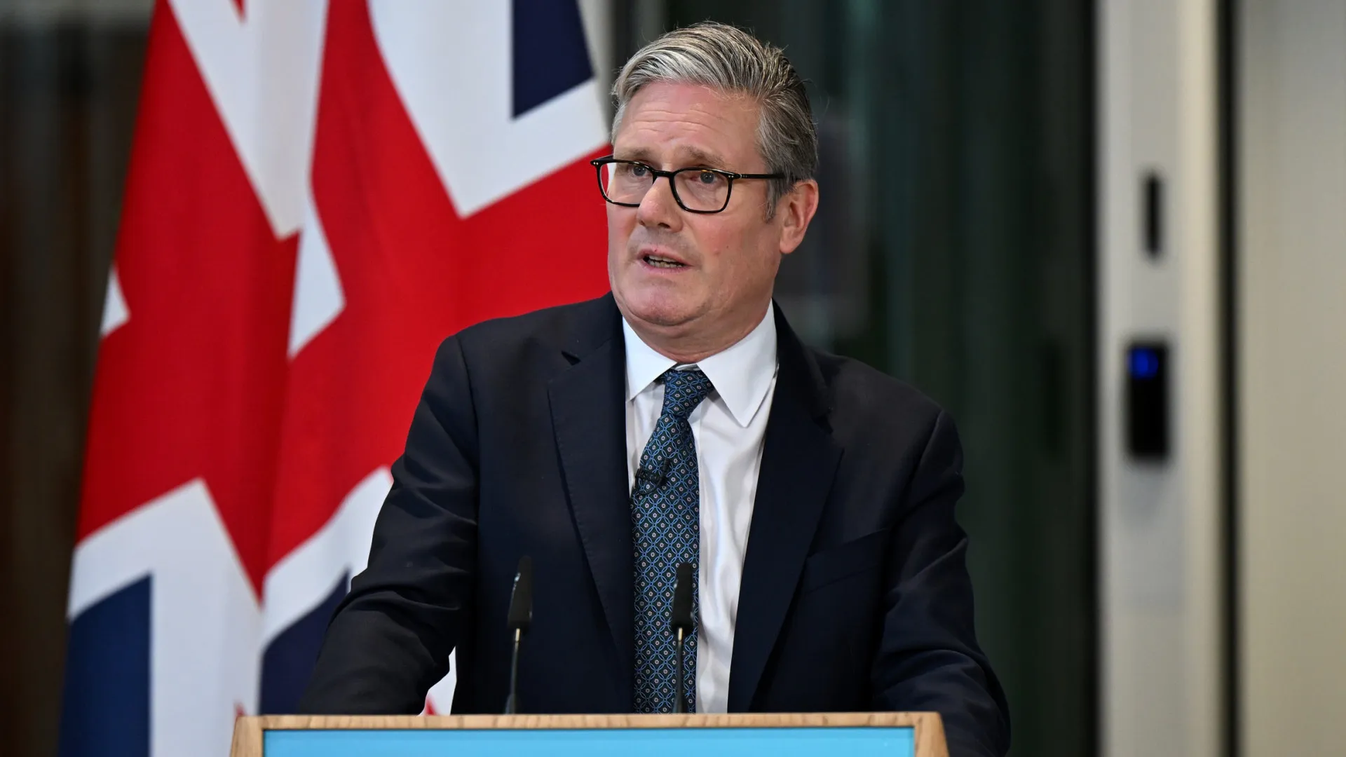
                    PM britânico satisfeito com investimento recorde dos EUA no Reino Unido
                
