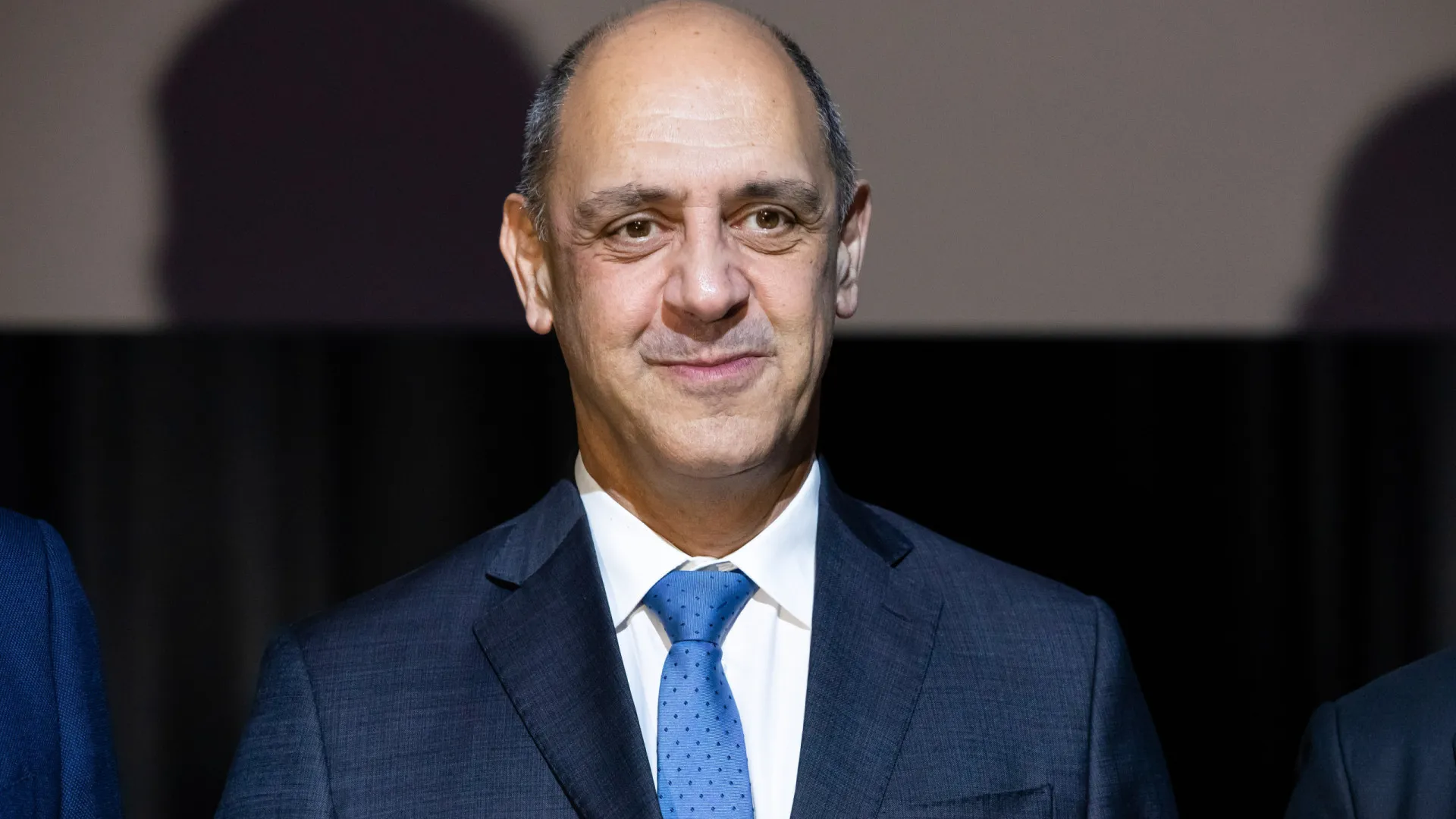 
                    Gouveia e Melo decide, outros 