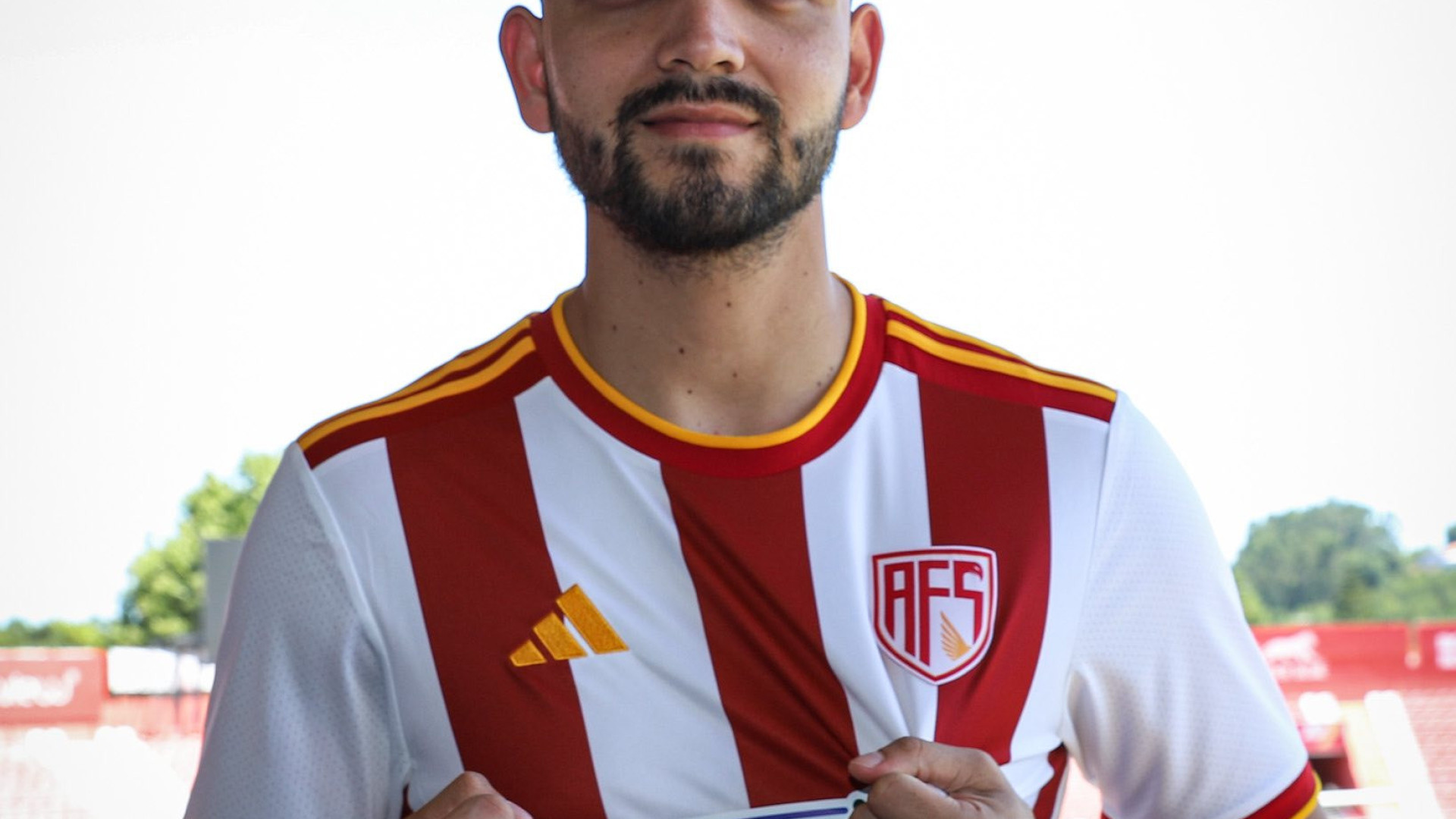 Oficial: Diego Duarte reforça ataque do AVS