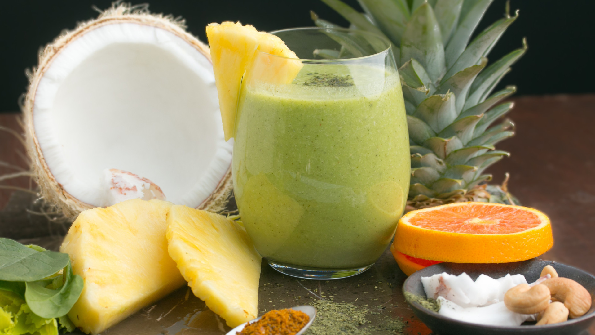 Aumente a sua energia com este smoothie refrescante de água de coco