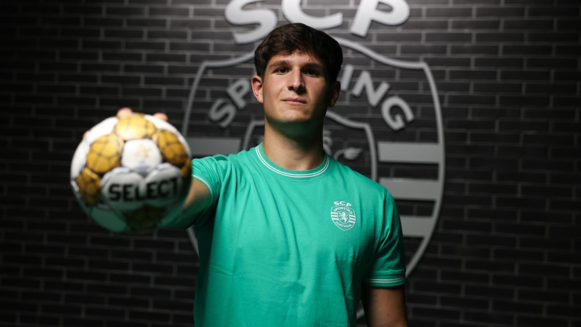 Internacional espanhol reforça andebol do Sporting: “Tinha muita vontade”