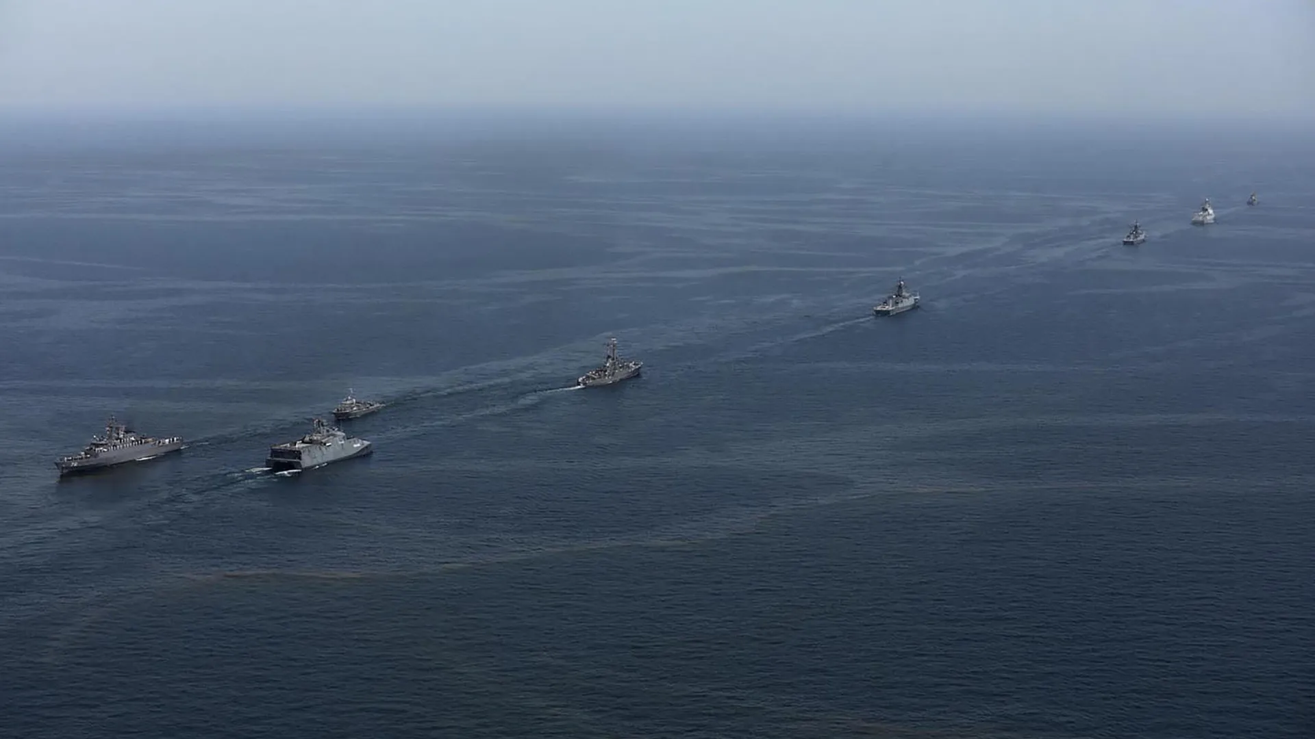 
                    Rússia e Irão realizam exercícios navais no Golfo de Omã e no Oceano Índico
                