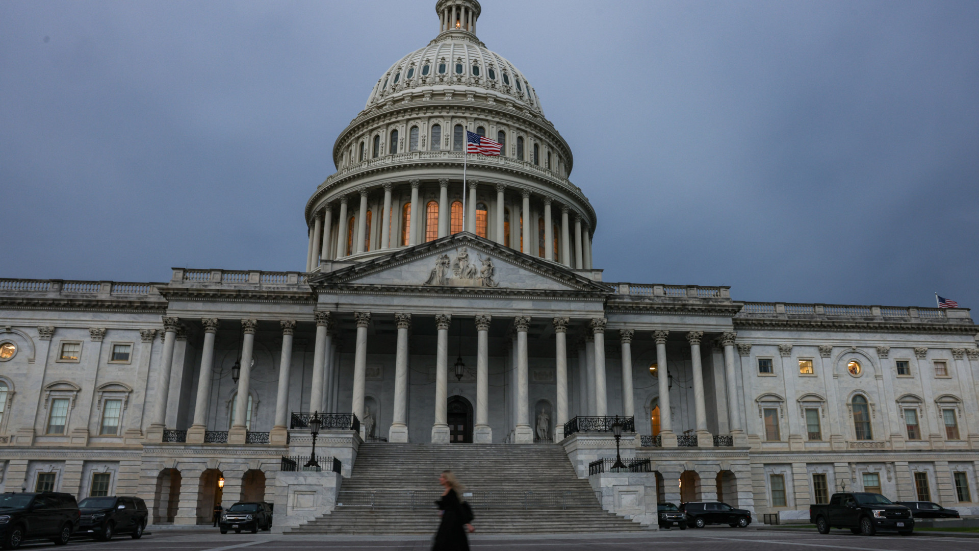 Nomeação de colaborador próximo de Trump para juiz agita Senado