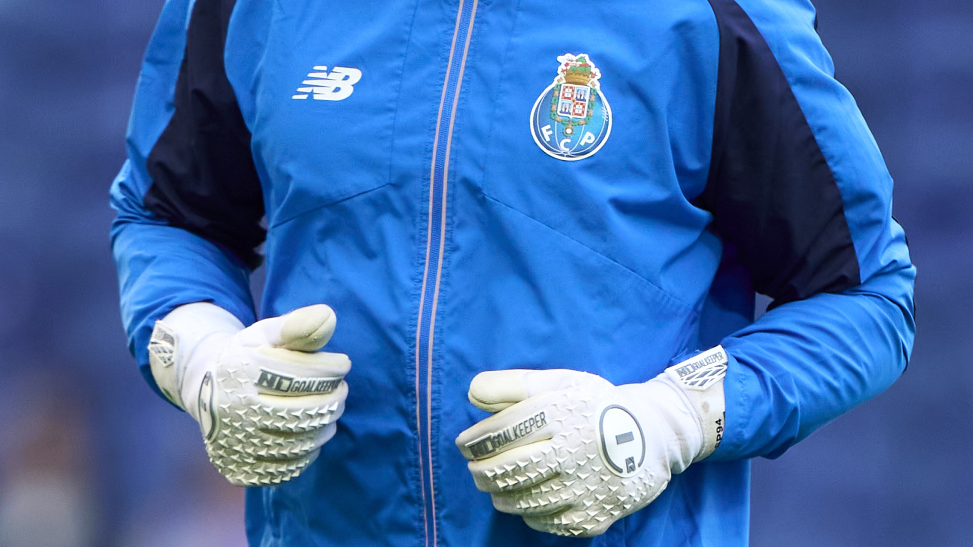 Oficial: FC Porto ‘envia’ Samuel Portugal para a Arábia Saudita