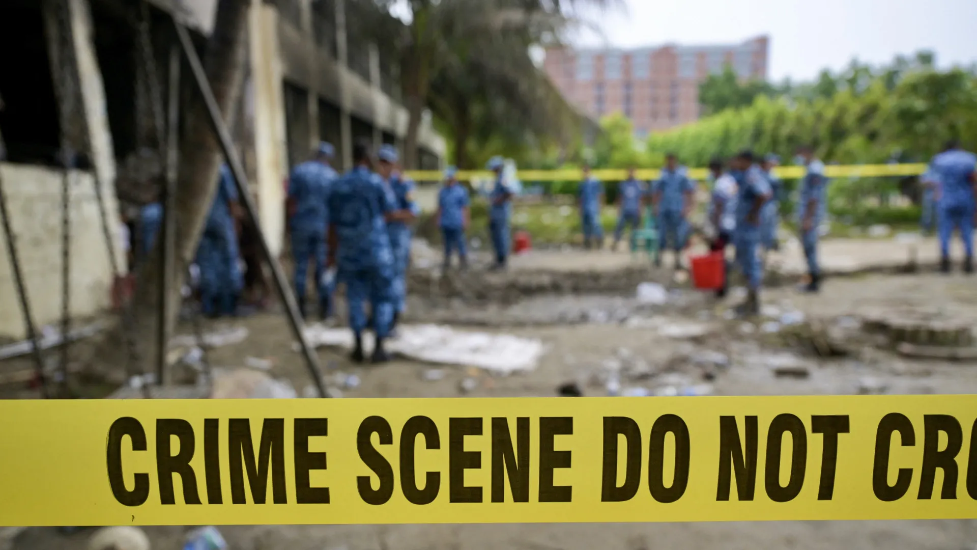 
                    Queda de avião sobre escola no Bangladesh causada por erro de pilotagem
                