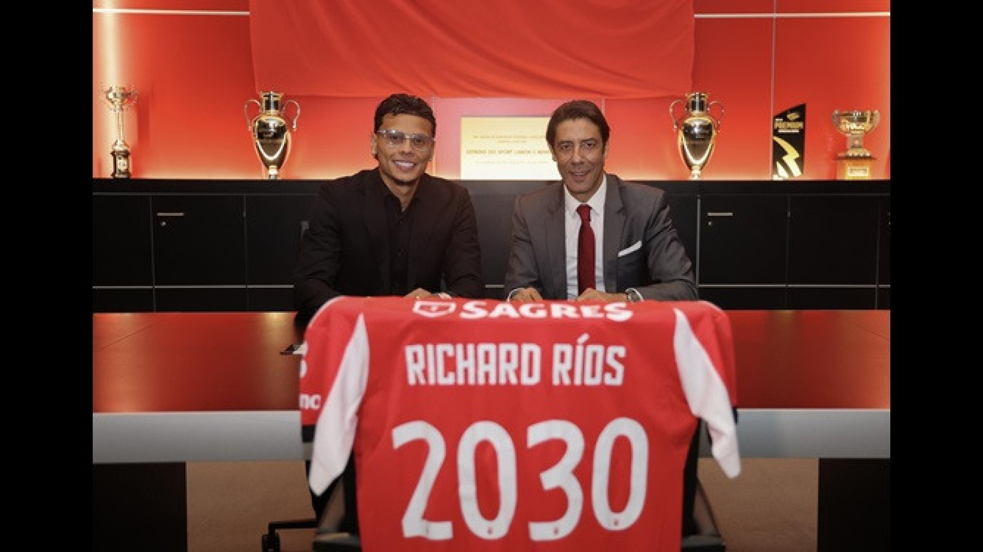 EM DIRETO: Siga os rumores e os negócios do mercado de transferências