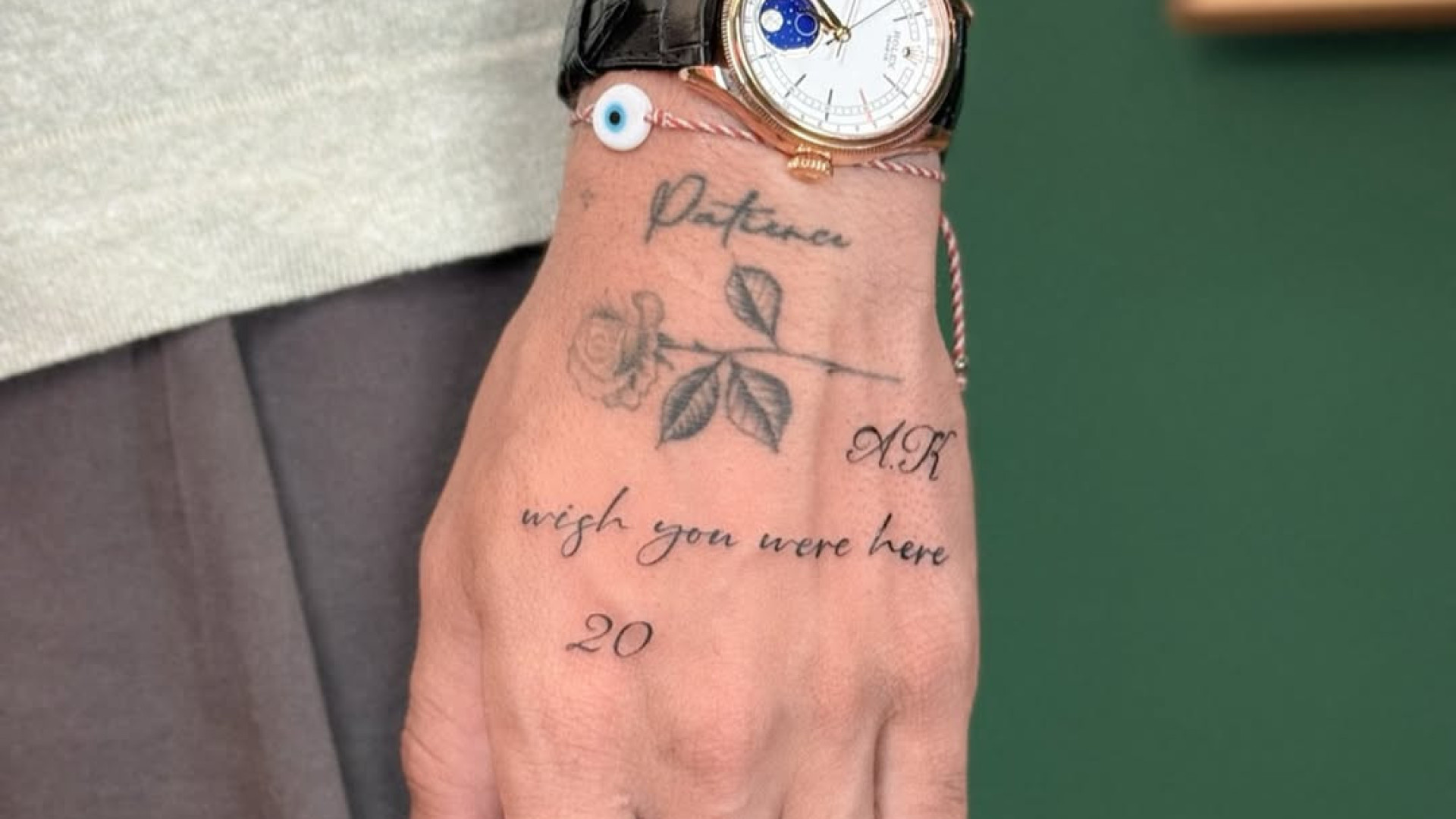 Jogador do Liverpool faz tatuagem de homenagem a Diogo Jota