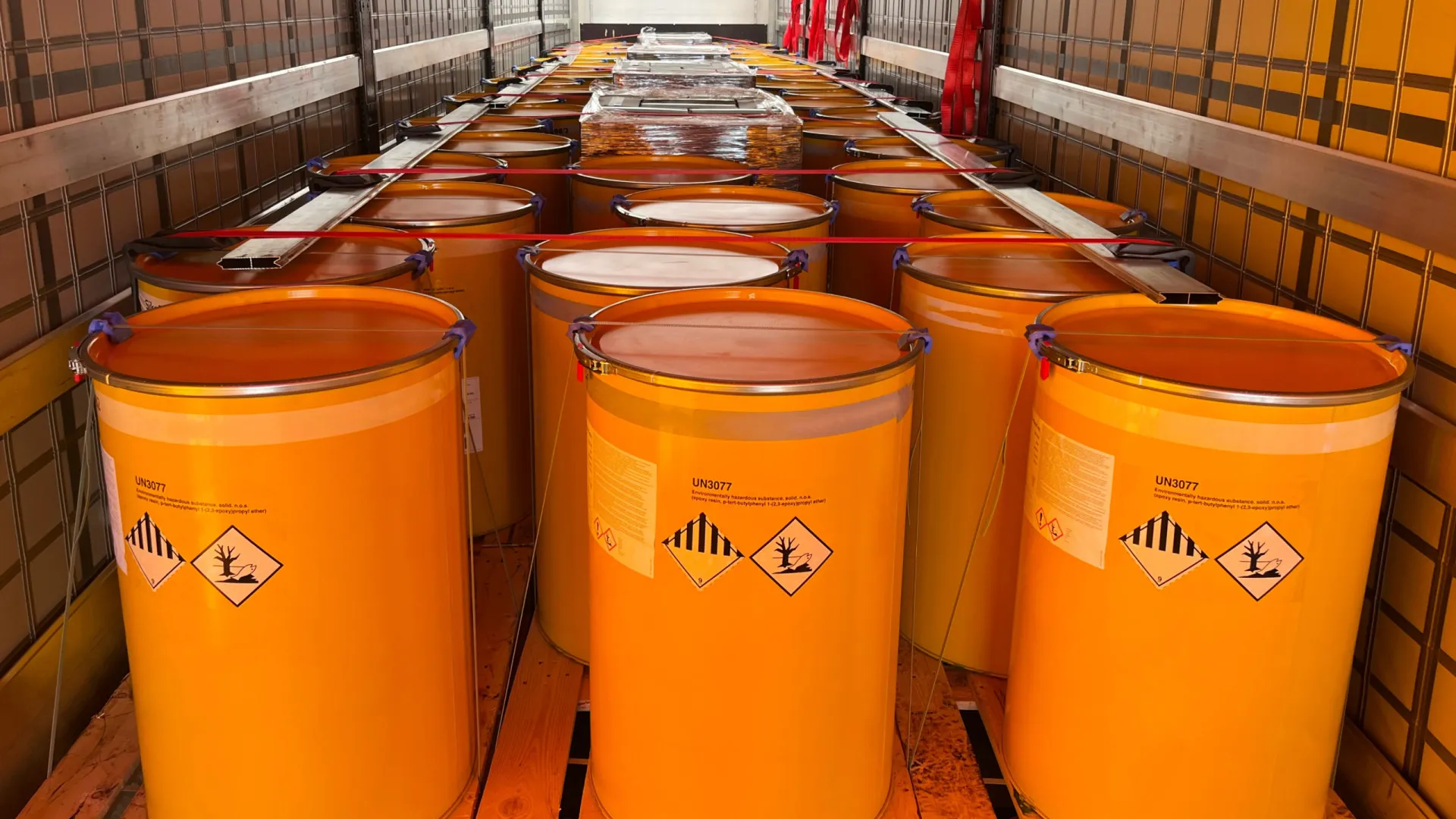 
                    Motoristas de Matérias Perigosas e Mercadorias juntam-se à greve geral
                