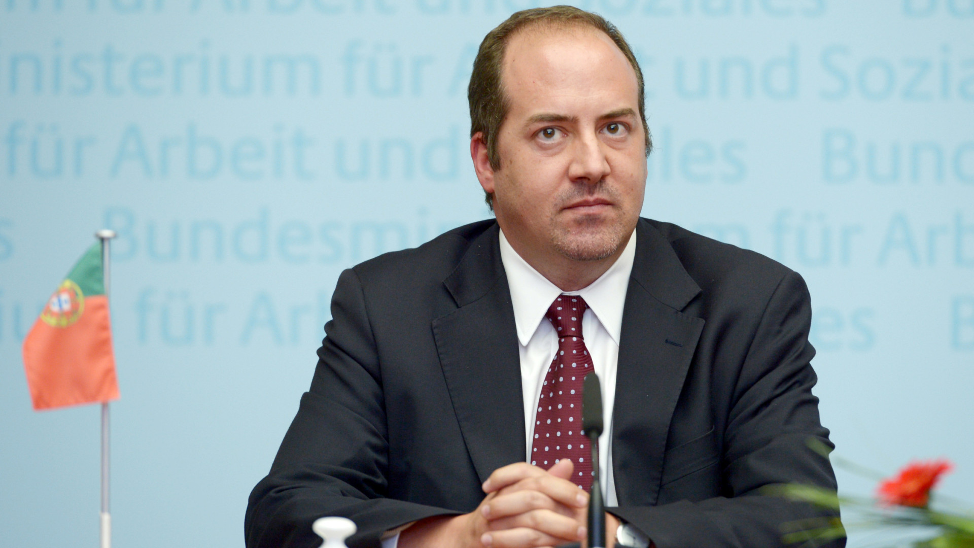 Governo diz que data de início em funções de Santos Pereira depende da AR